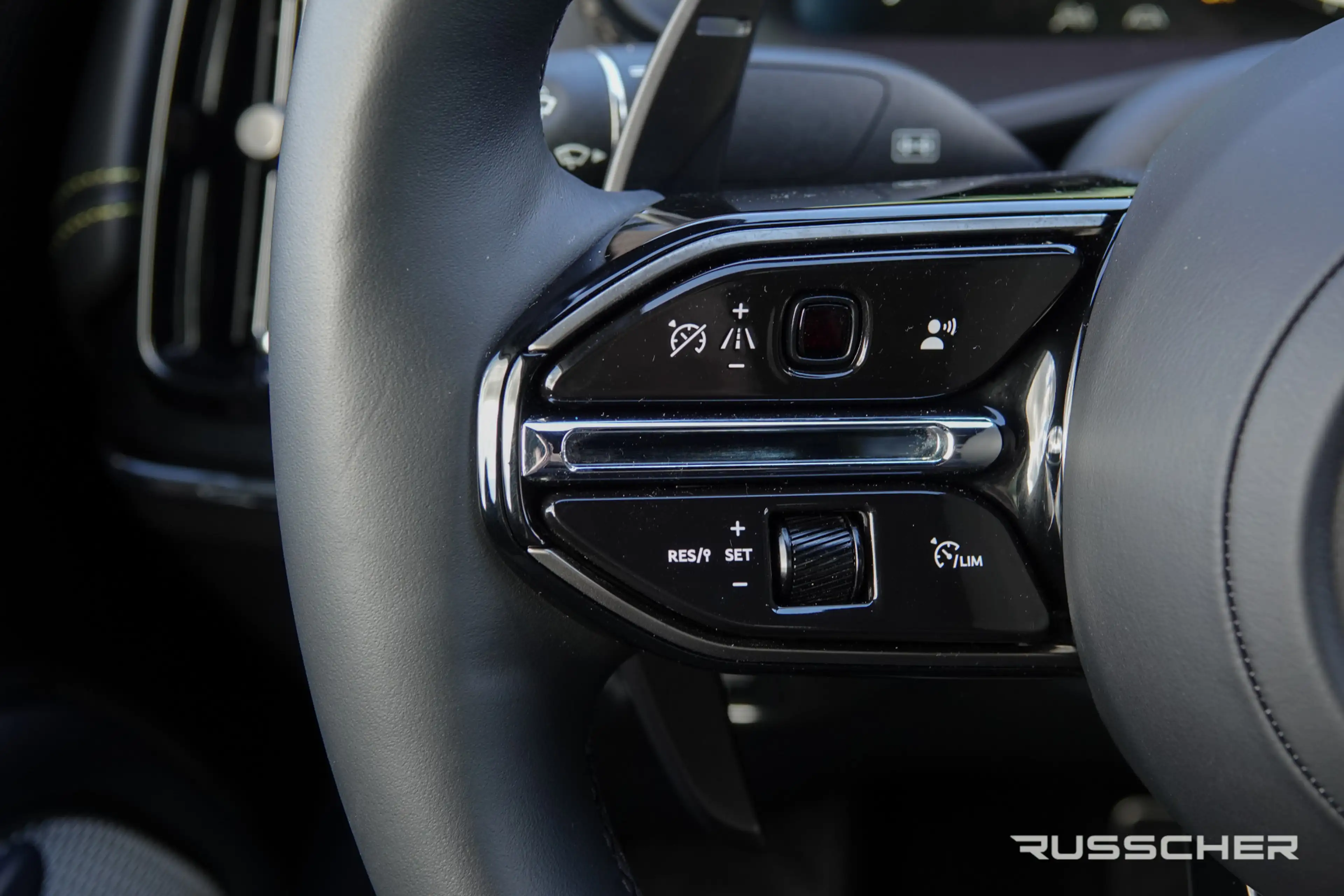 Aston Martin DBX 4.0 V8 707Pk Aut. | AMR24 | Luchtvering | Keramisc — photo 14