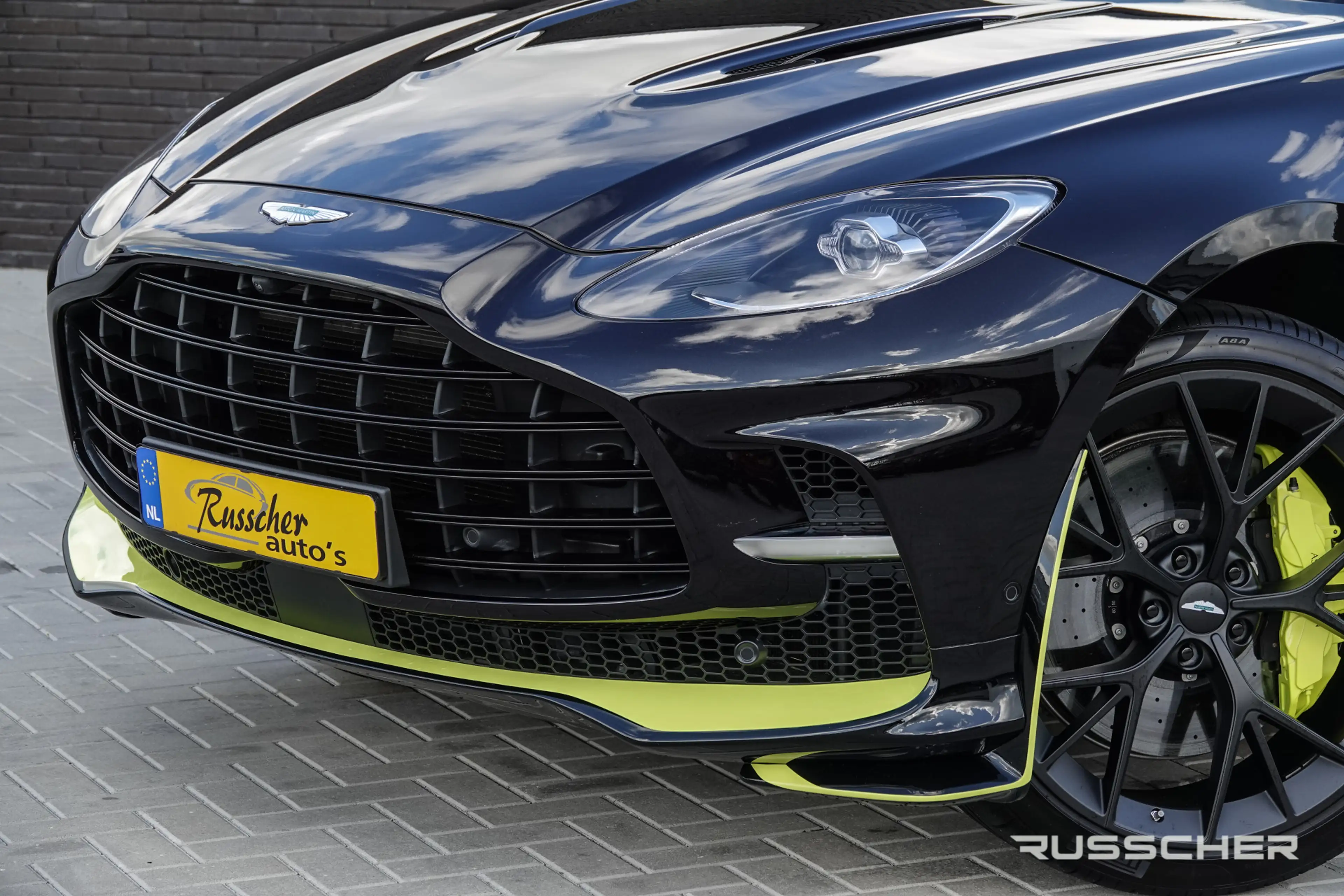 Aston Martin DBX 4.0 V8 707Pk Aut. | AMR24 | Luchtvering | Keramisc — photo 22