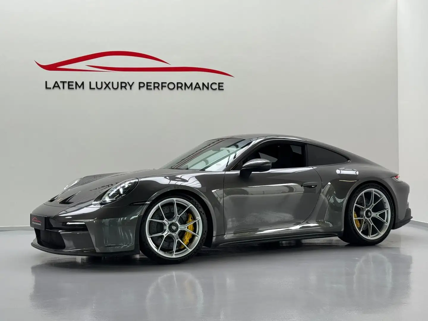 Porsche 992 911 GT3 Touring // One Owner // As new! Gris - 1