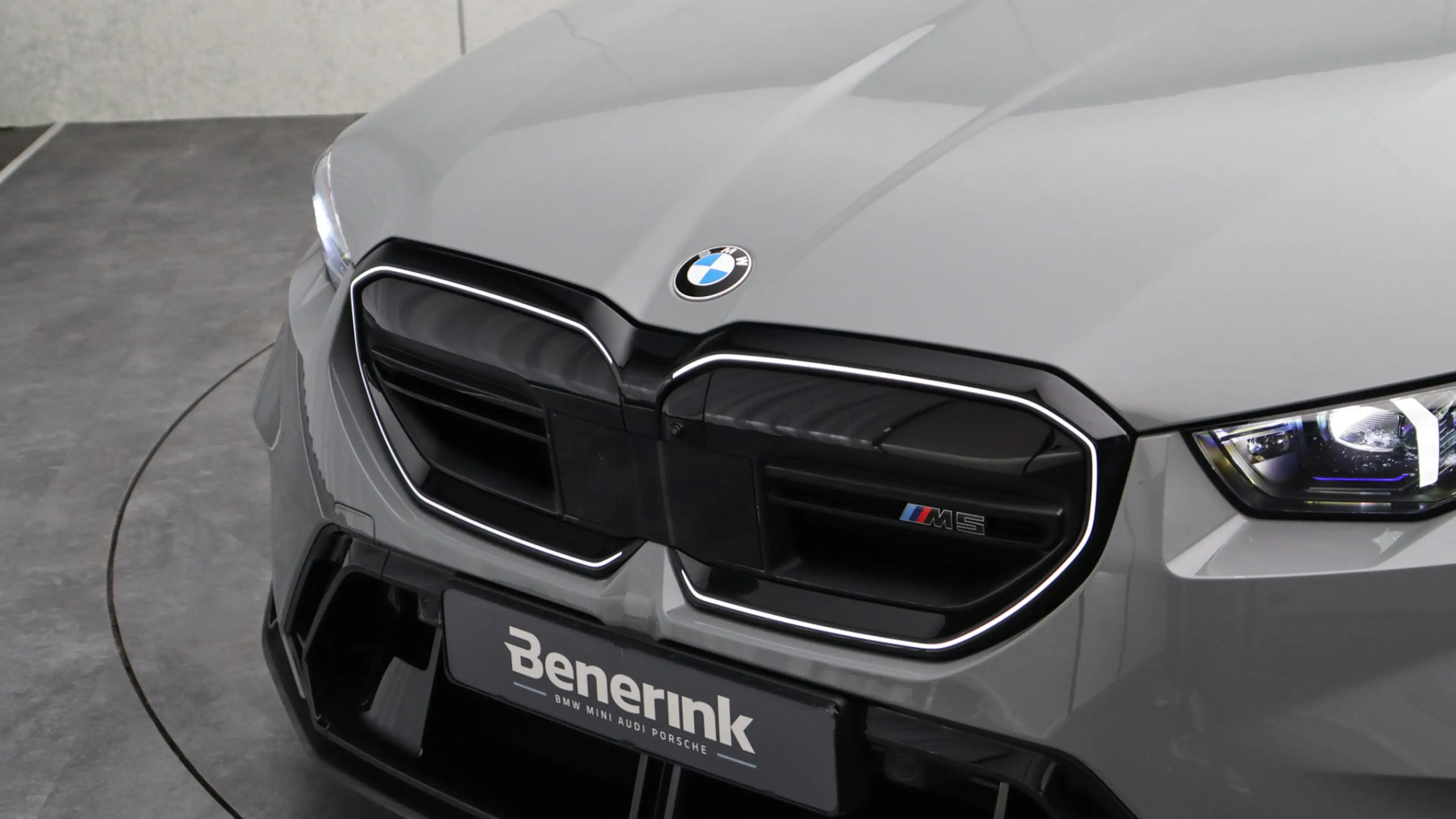 BMW M5 Touring M Performance | Akrapovic | Eventuri | M D — photo 28