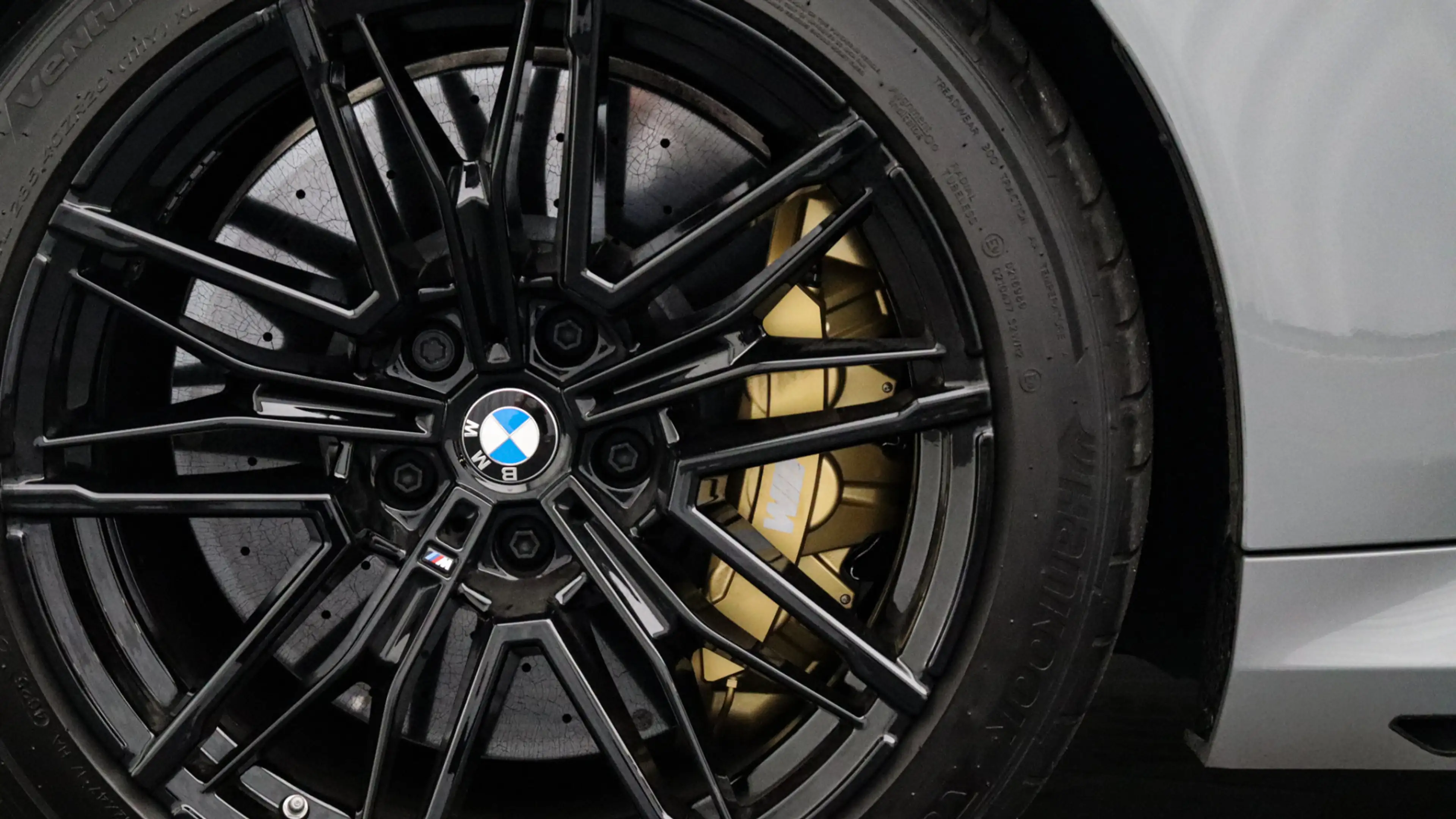BMW M5 Touring M Performance | Akrapovic | Eventuri | M D — photo 6