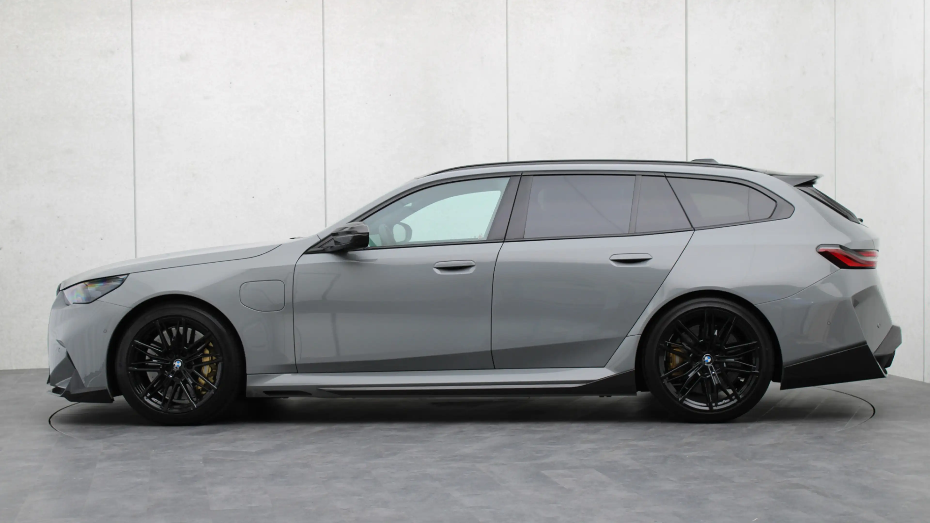 BMW M5 Touring M Performance | Akrapovic | Eventuri | M D — photo 2