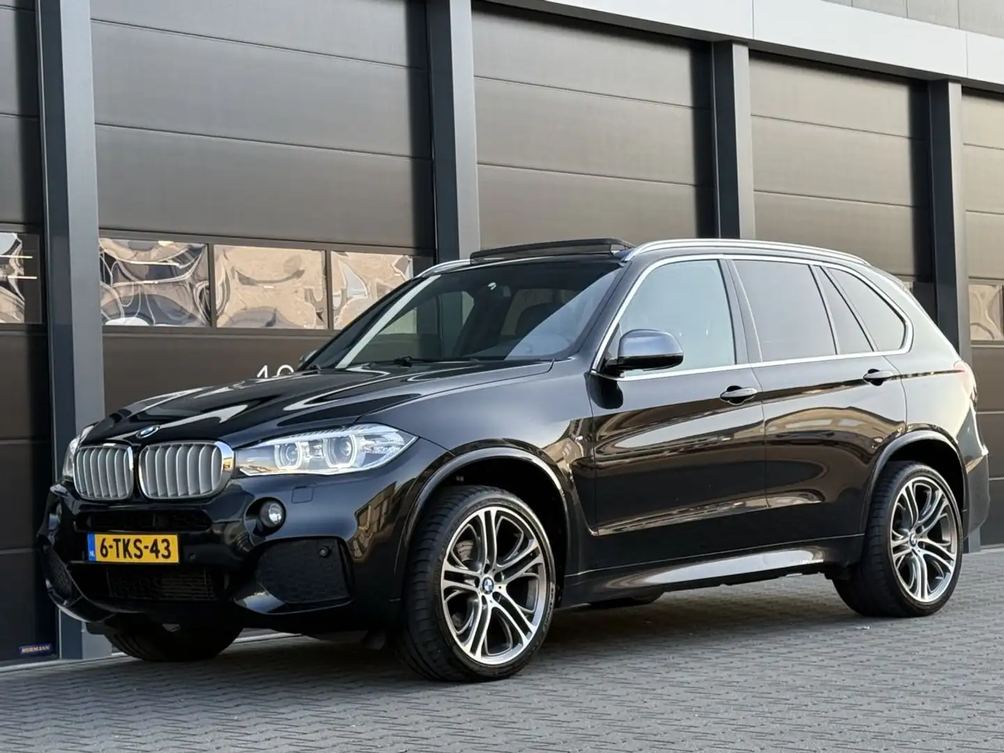 BMW X5 3.0d xDrive M-pakket | 7-Pers | EURO-6 Zwart - 1
