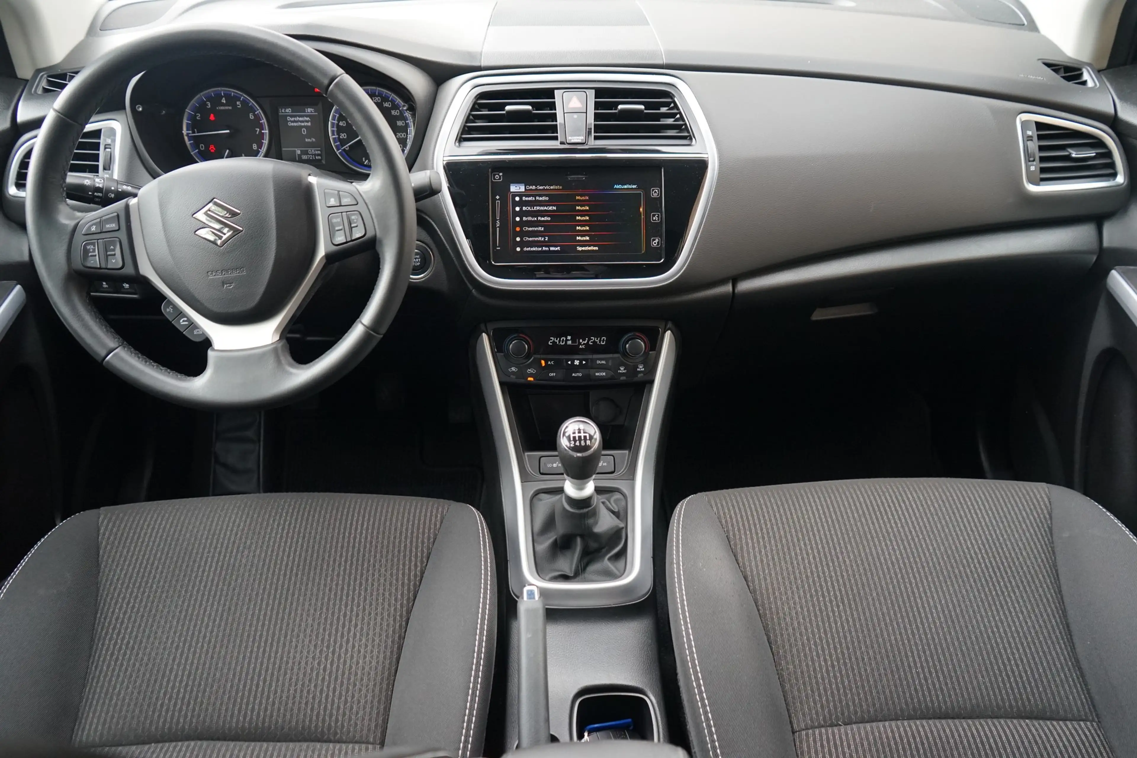 Suzuki SX4 S-Cross 1.4 Boosterjet mHev LED Kamera ACC — photo 10