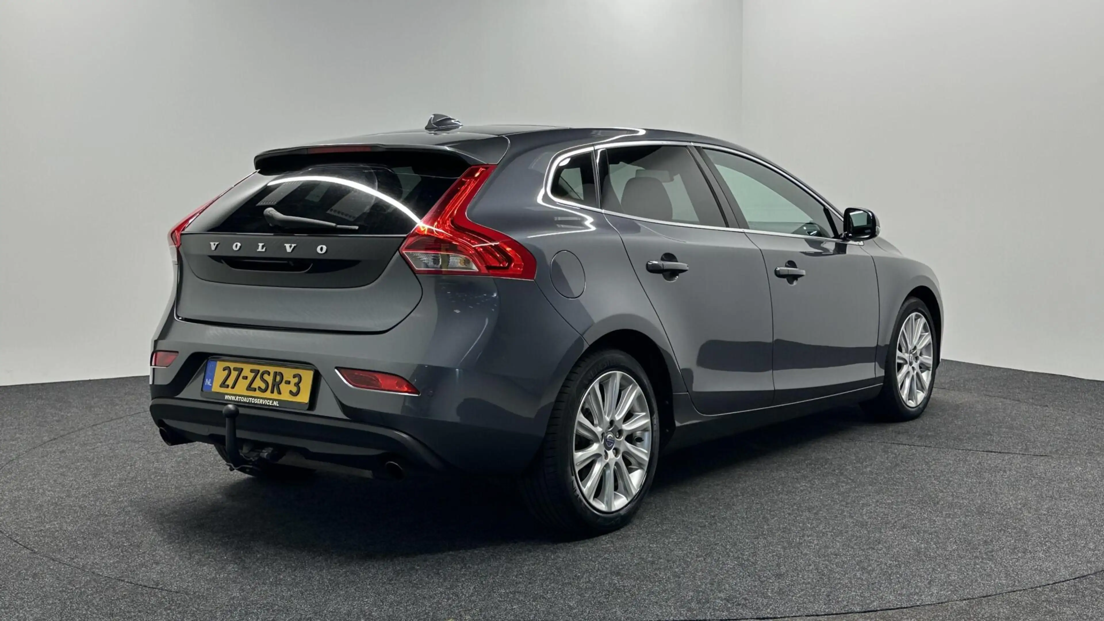 Volvo V40 1.6 T3 Summum PANO LEER CAMERA NAVIGATIE ECC CRUIS — photo 5