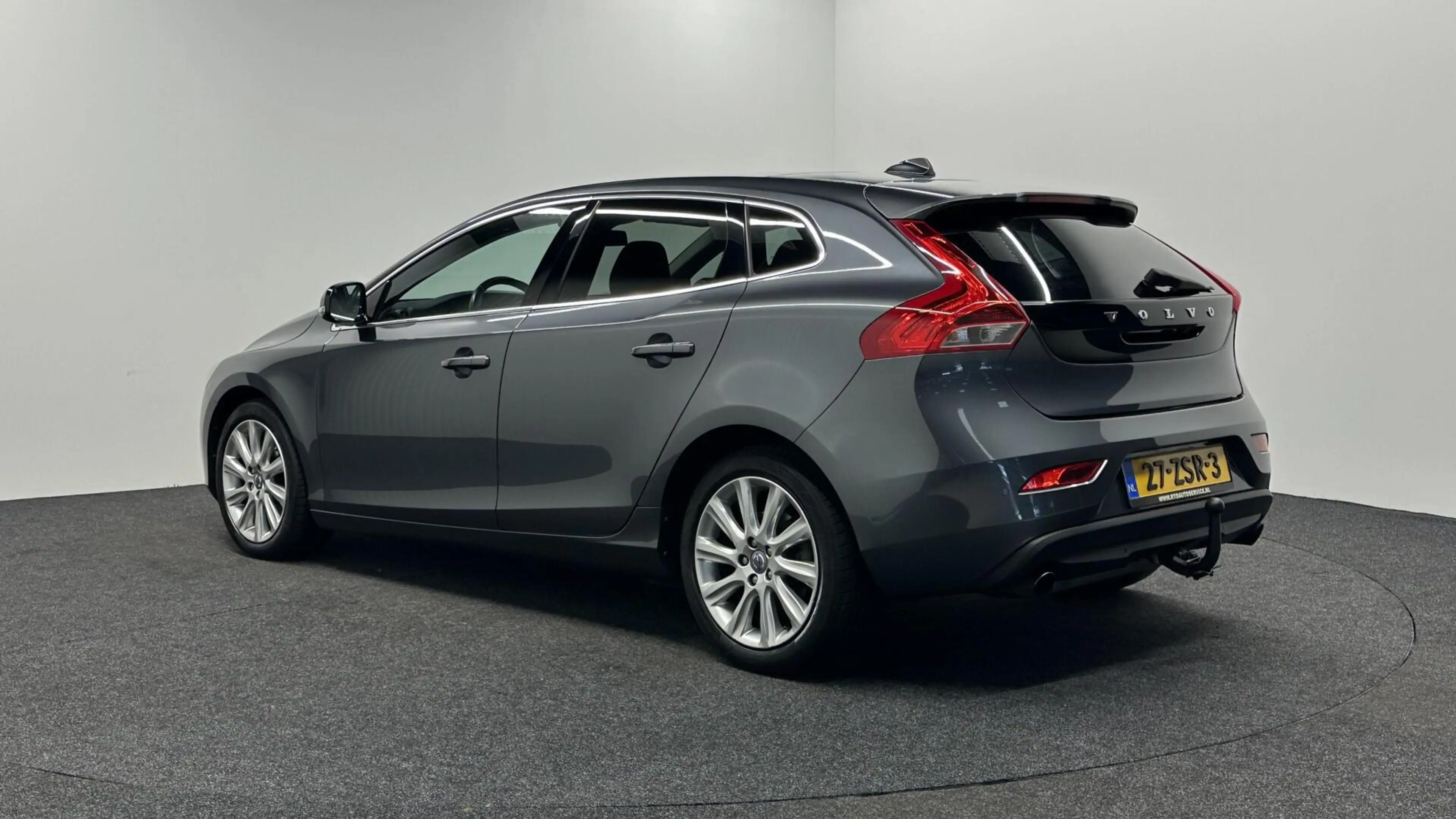Volvo V40 1.6 T3 Summum PANO LEER CAMERA NAVIGATIE ECC CRUIS — photo 4