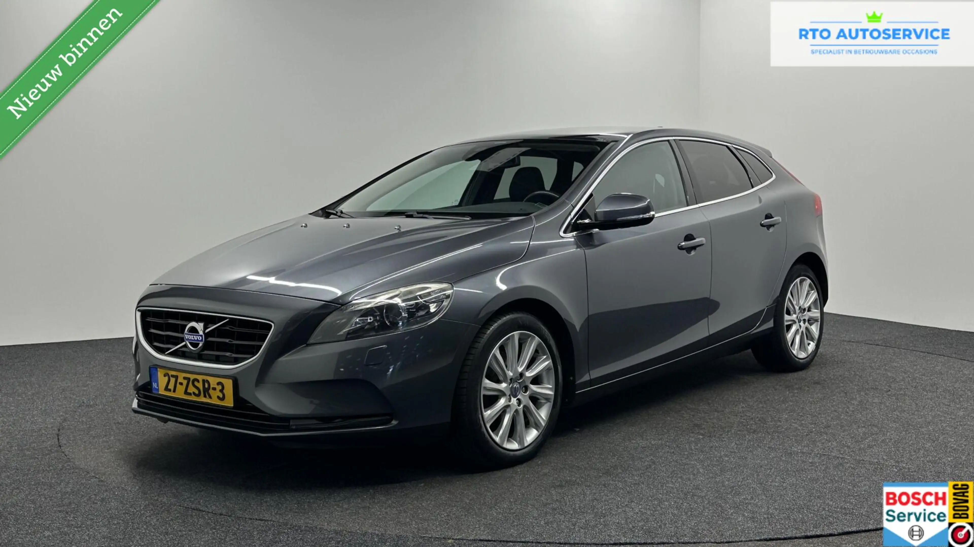 Volvo V40 1.6 T3 Summum PANO LEER CAMERA NAVIGATIE ECC CRUIS