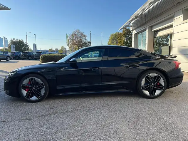 Audi e-tron GT basis quattro RS Keramik Allradlenk NightVis 44...