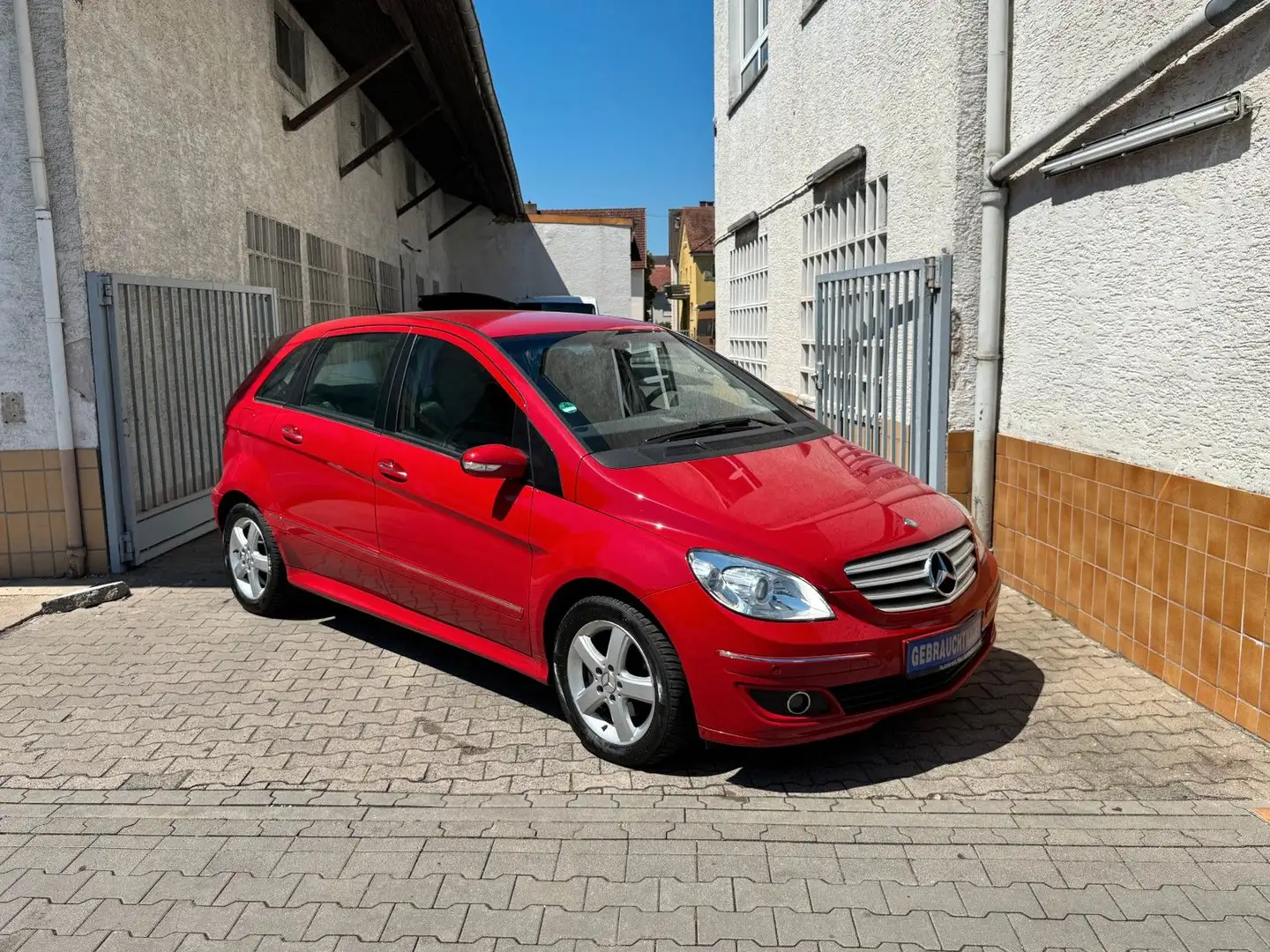 Mercedes-Benz B 170 *Automatik*Klima*PDC*integr.Kindersitz*1.Hd Rood - 1