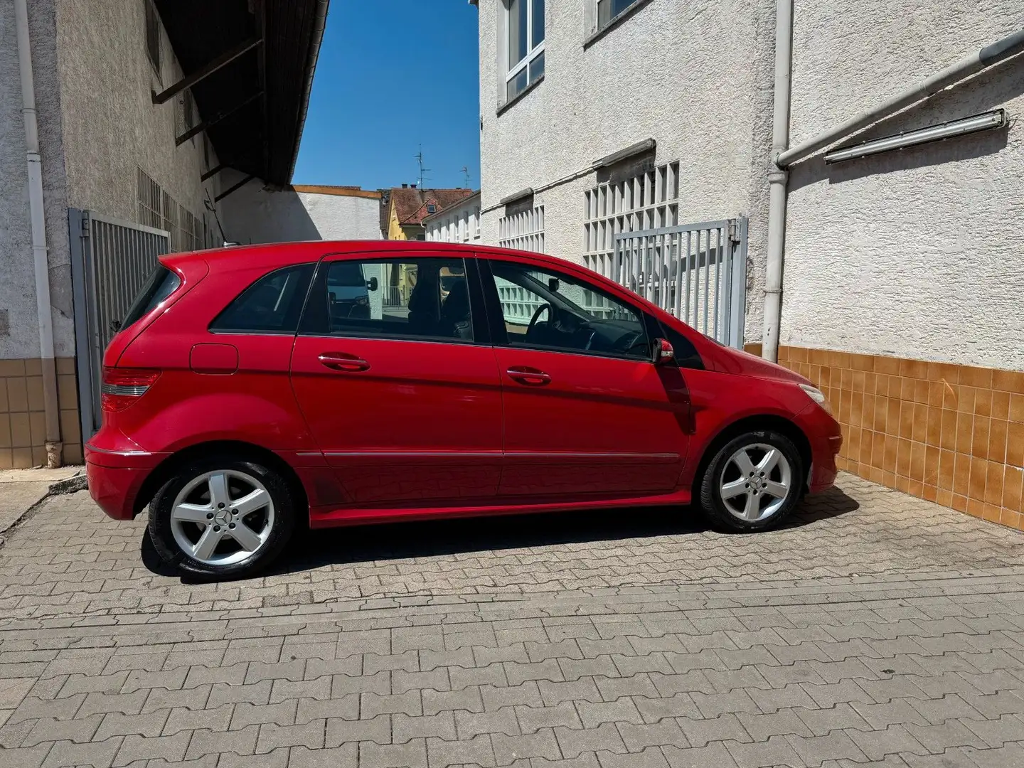 Mercedes-Benz B 170 *Automatik*Klima*PDC*integr.Kindersitz*1.Hd Rood - 2