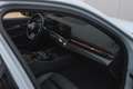 BMW 550 5 Serie 550e xDrive M Sport Automaat / Panoramadak Gris - thumbnail 10