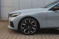 BMW 550 5 Serie 550e xDrive M Sport Automaat / Panoramadak Gris - thumbnail 4