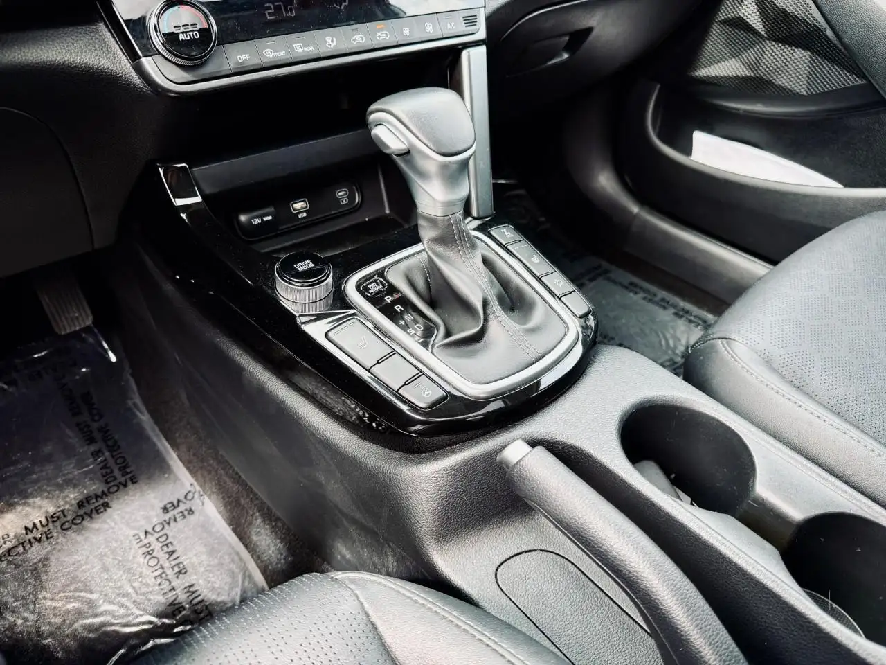 Kia Seltos снимка Kia Seltos