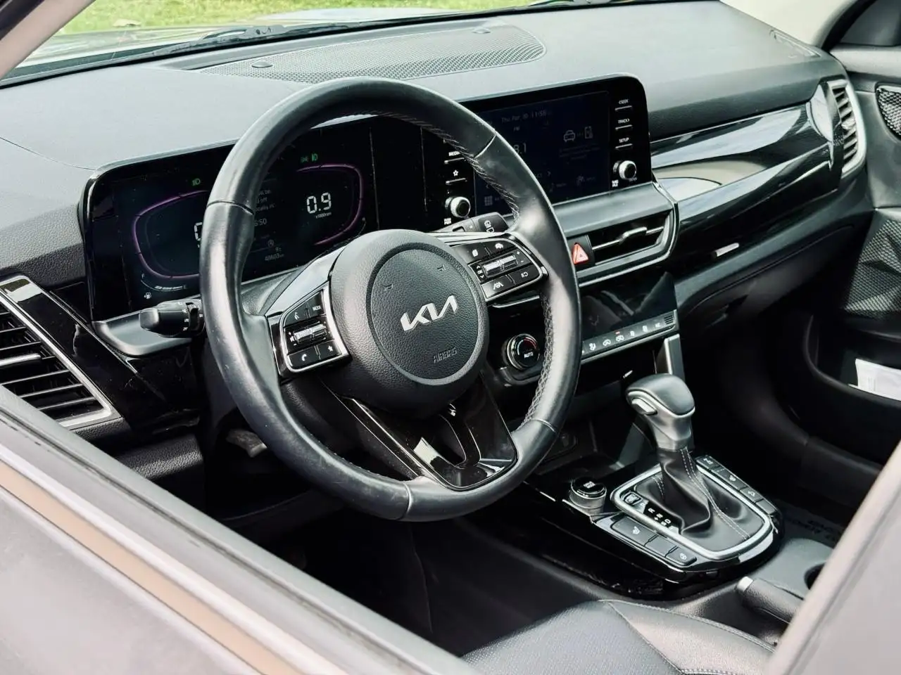 Kia Seltos снимка Kia Seltos