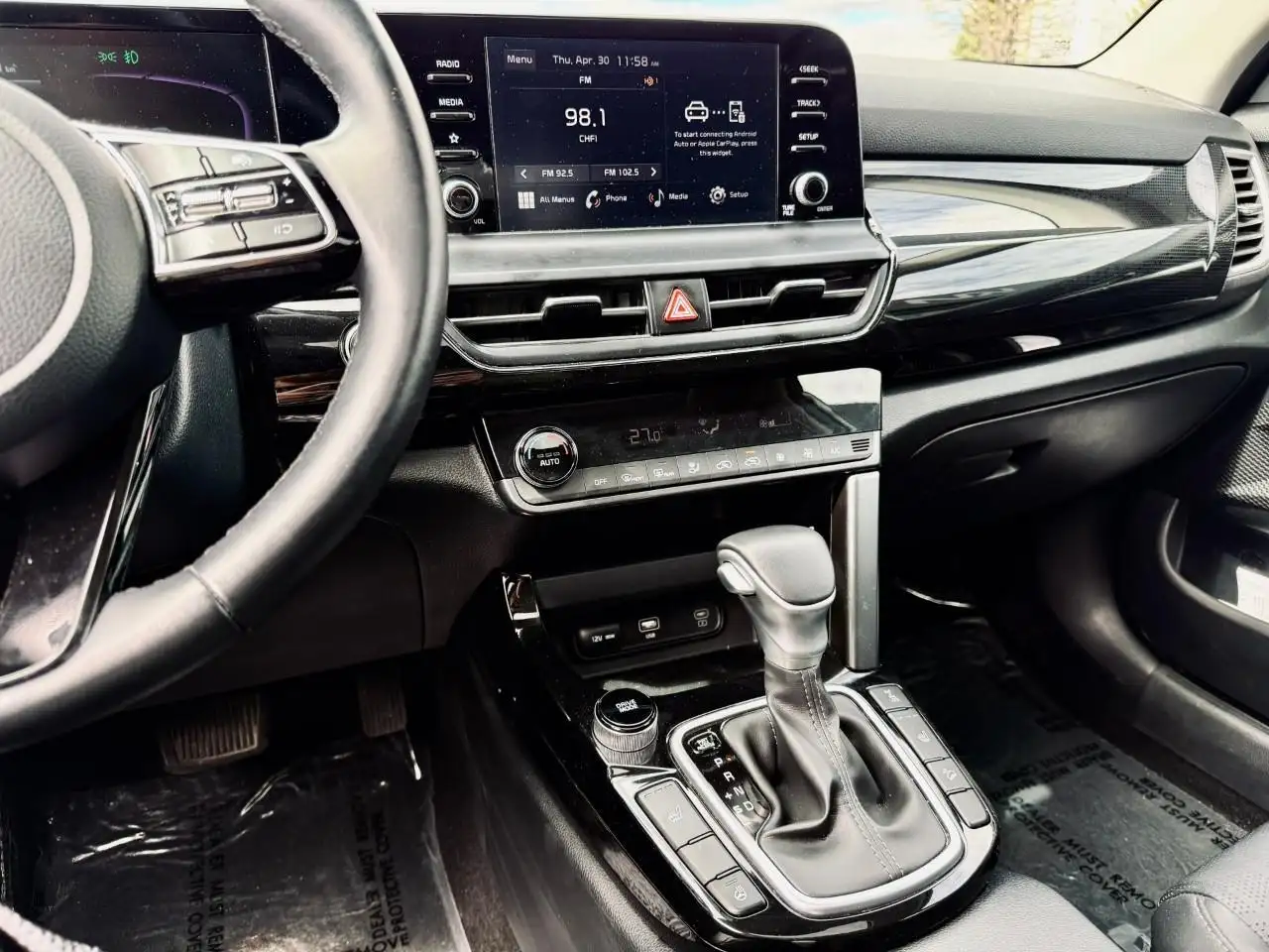 Kia Seltos снимка Kia Seltos
