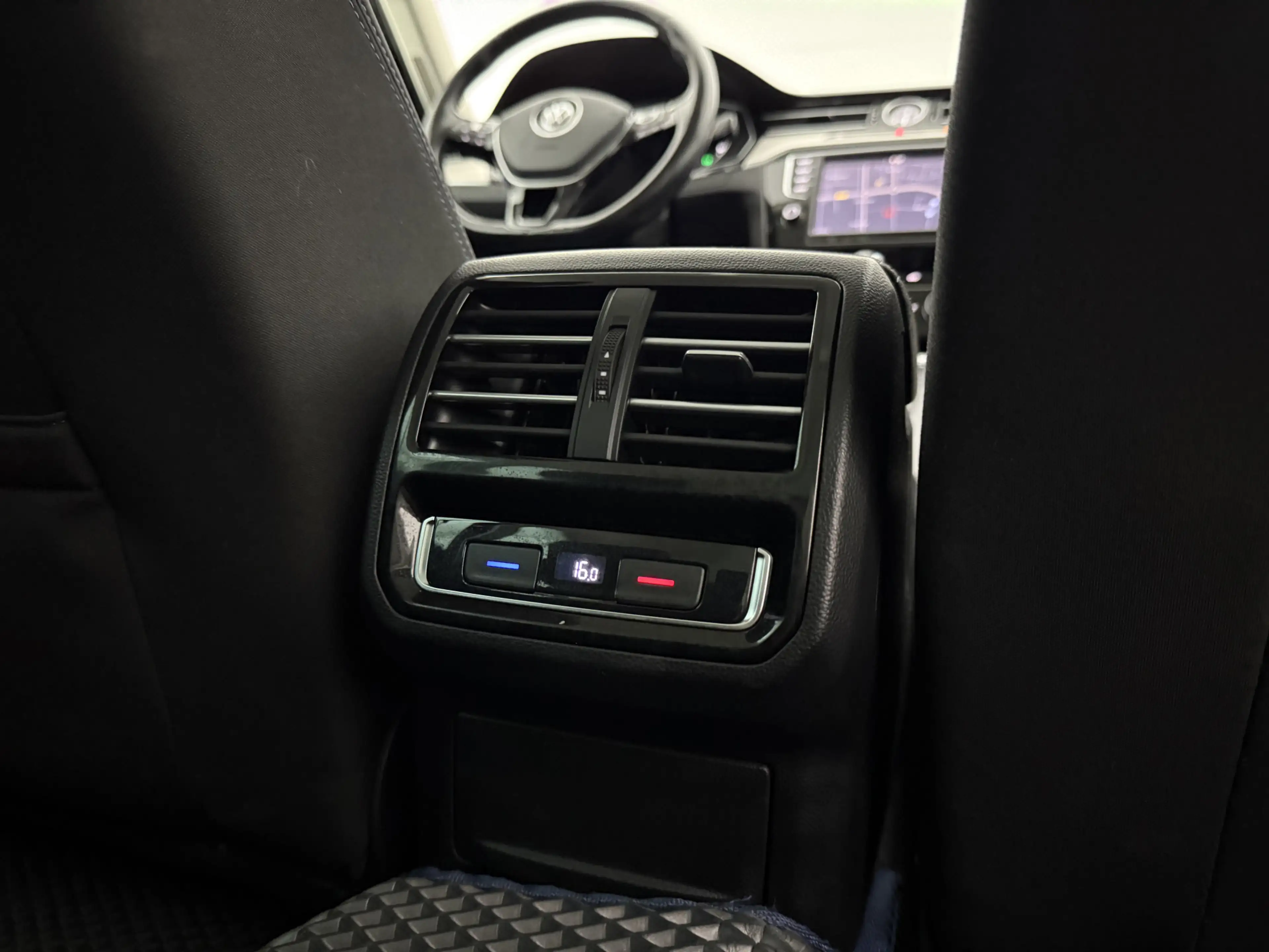 Volkswagen Passat Variant 1.4 TSI GTE | Sfeer | Camera | Cruise | Clima | Na — photo 34