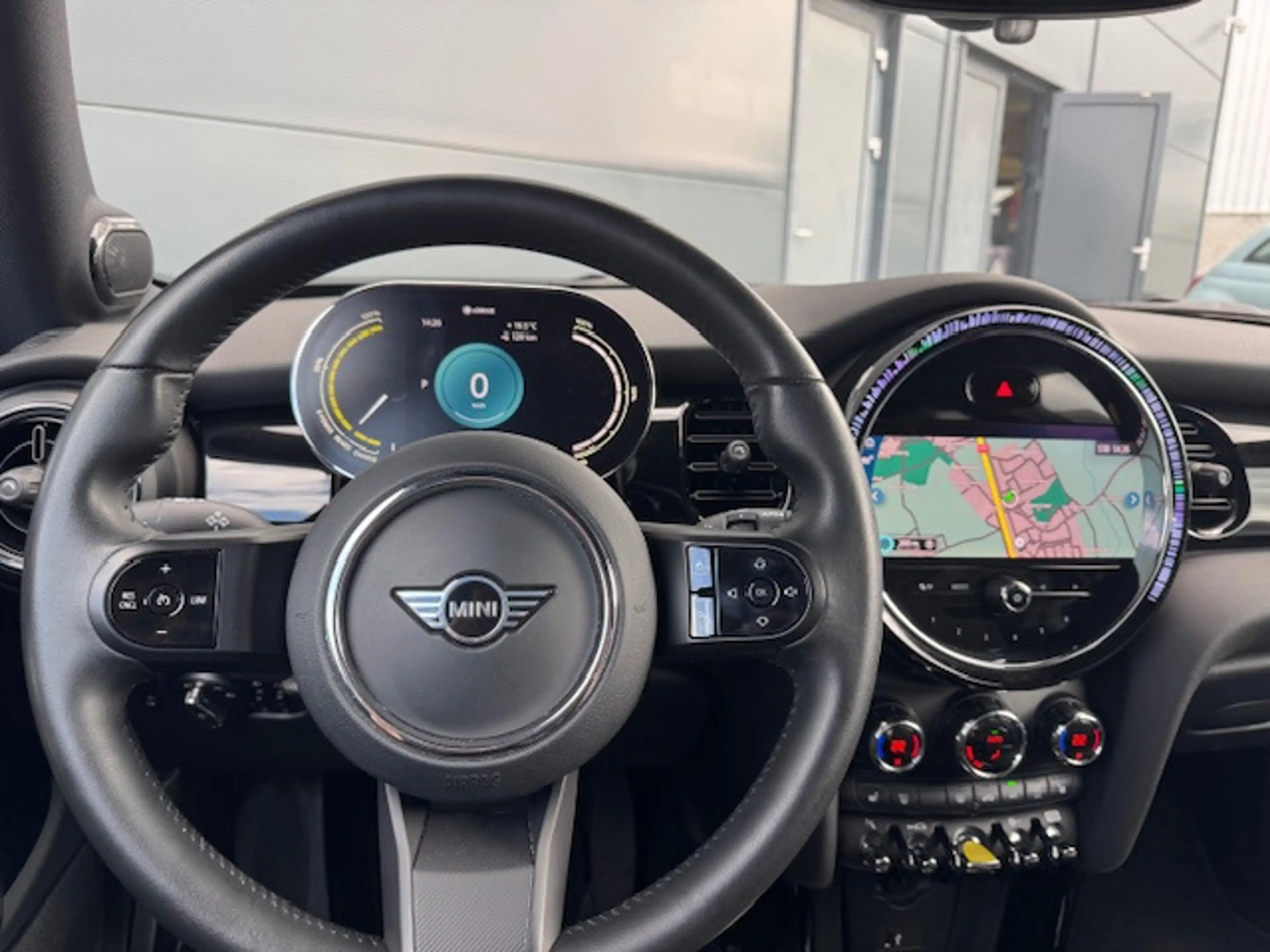 MINI Cooper SE Electric *carplay *navi *stoelverw. *17 inch — photo 19