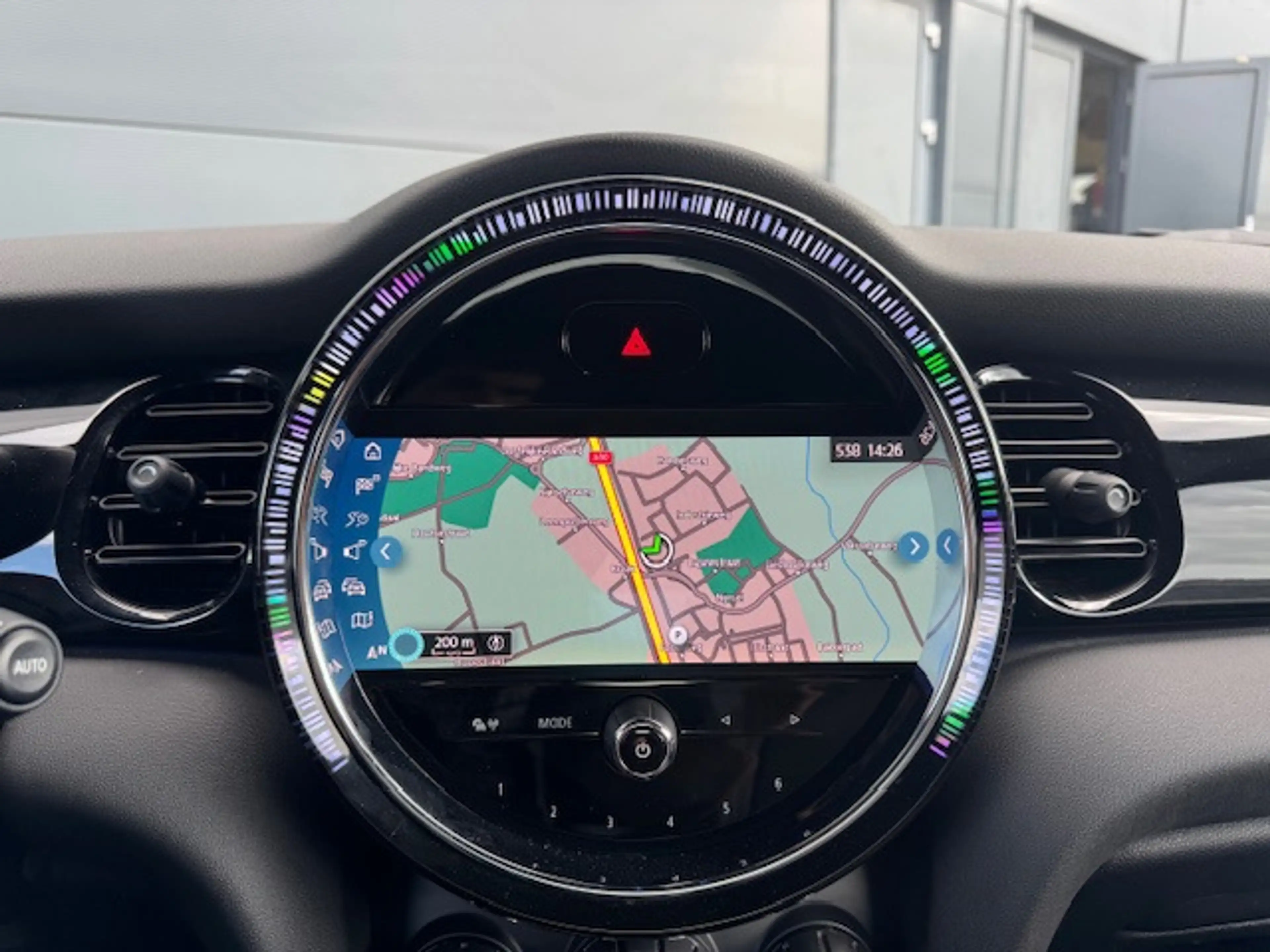MINI Cooper SE Electric *carplay *navi *stoelverw. *17 inch — photo 25