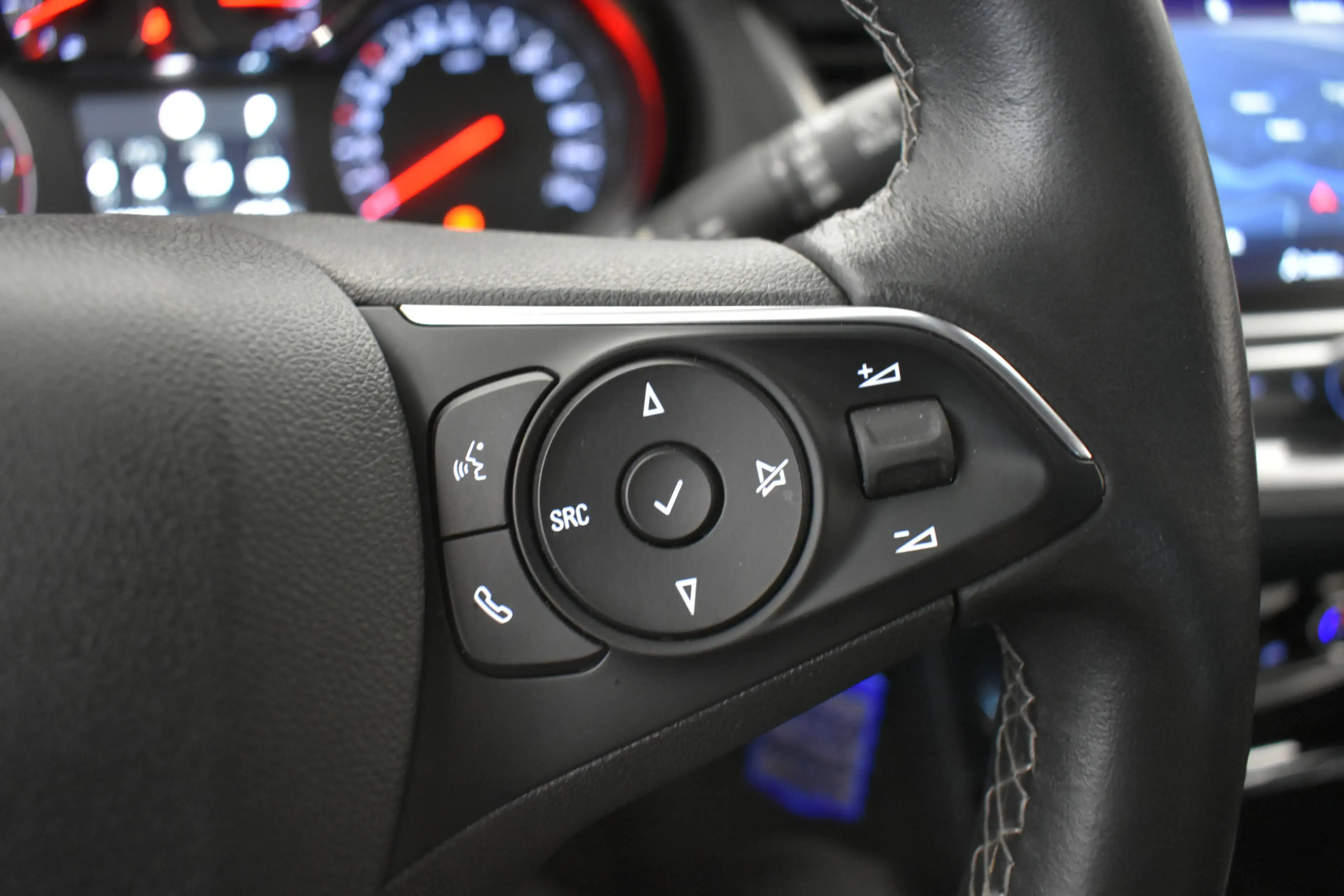 Opel Grandland X 1.2 Turbo B-Tone Executive Camera Trekh — photo 9