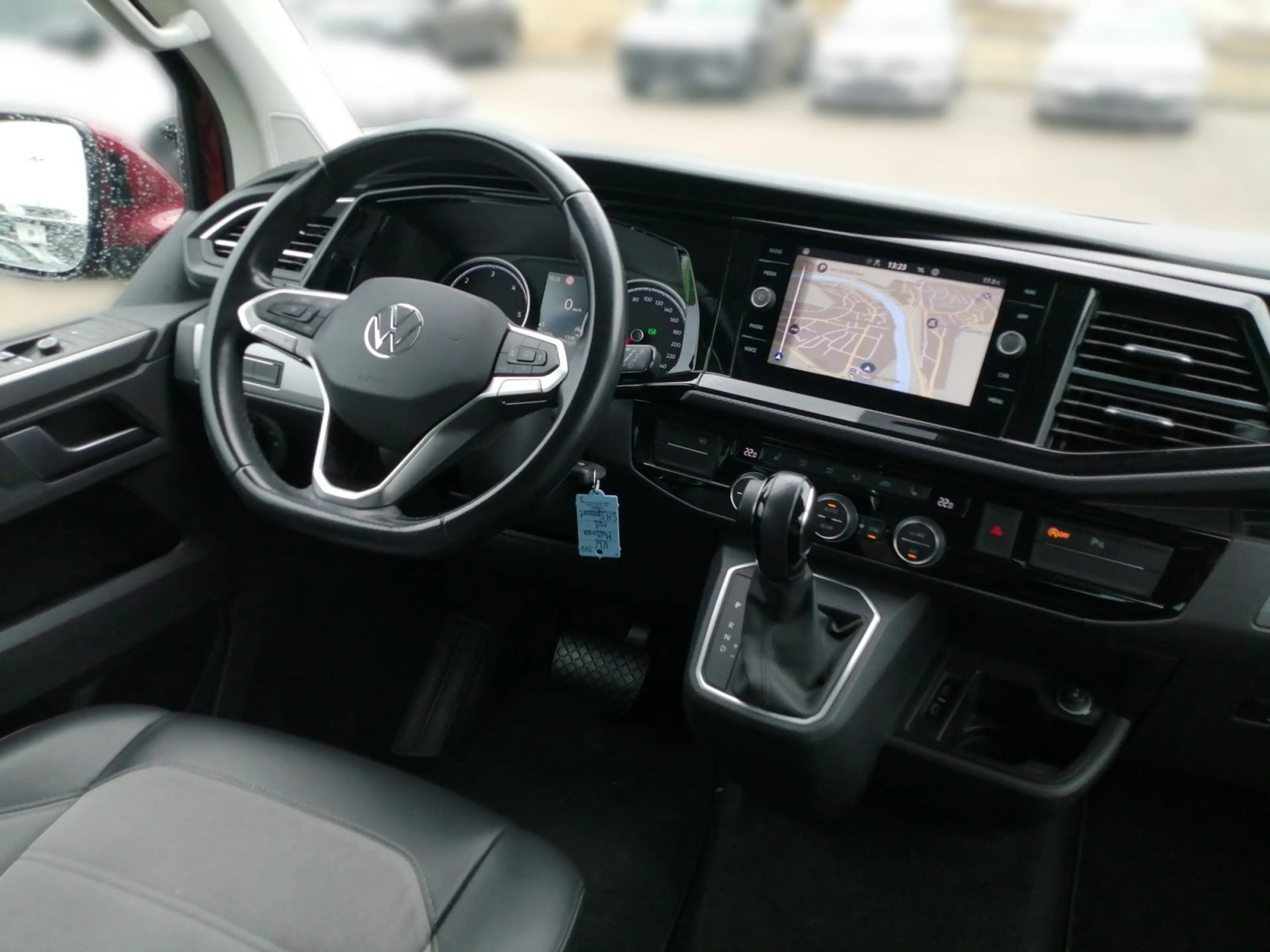 Volkswagen T6.1 Multivan Gen. Six 4M DSG AHK 2x Schiebe Cam — photo 10