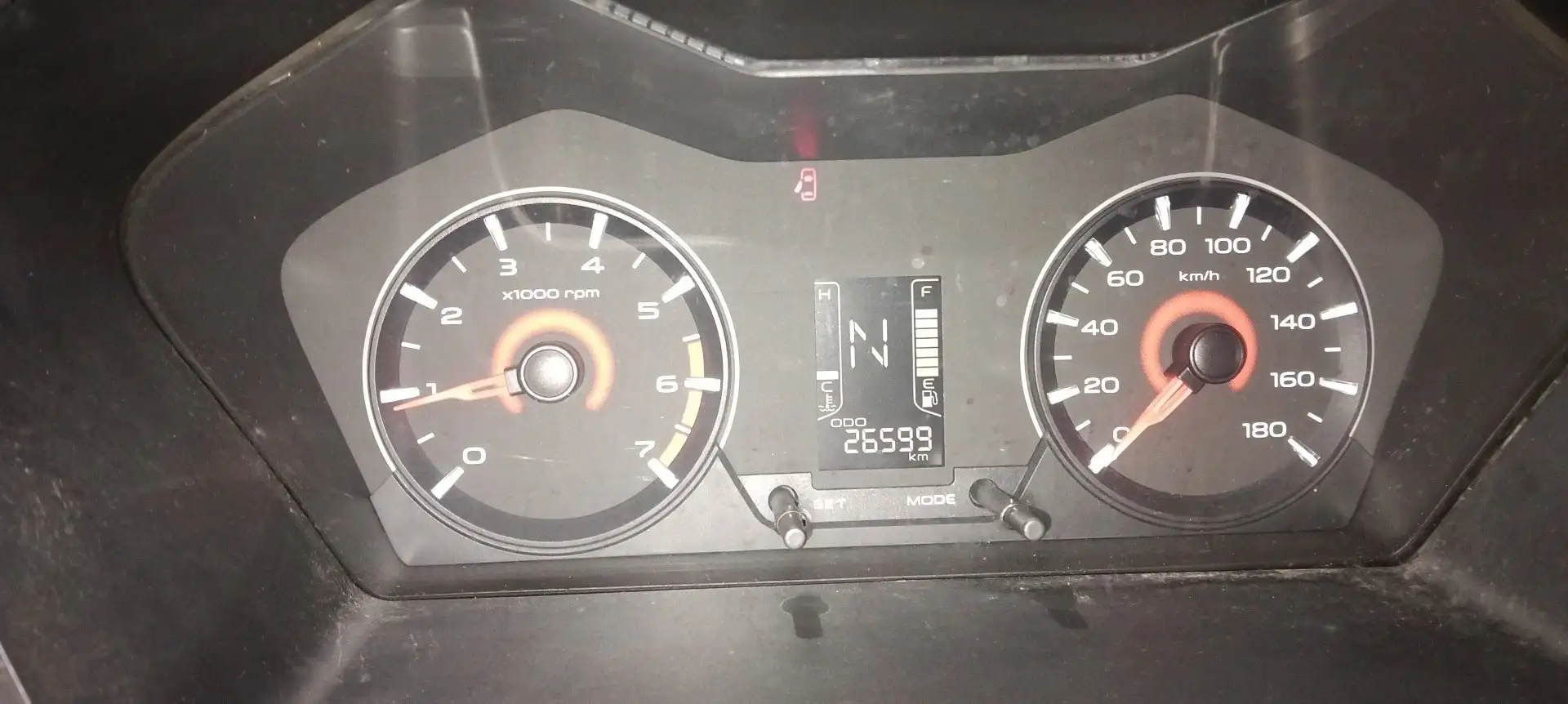 Mahindra KUV100 1.2 K8 - 1