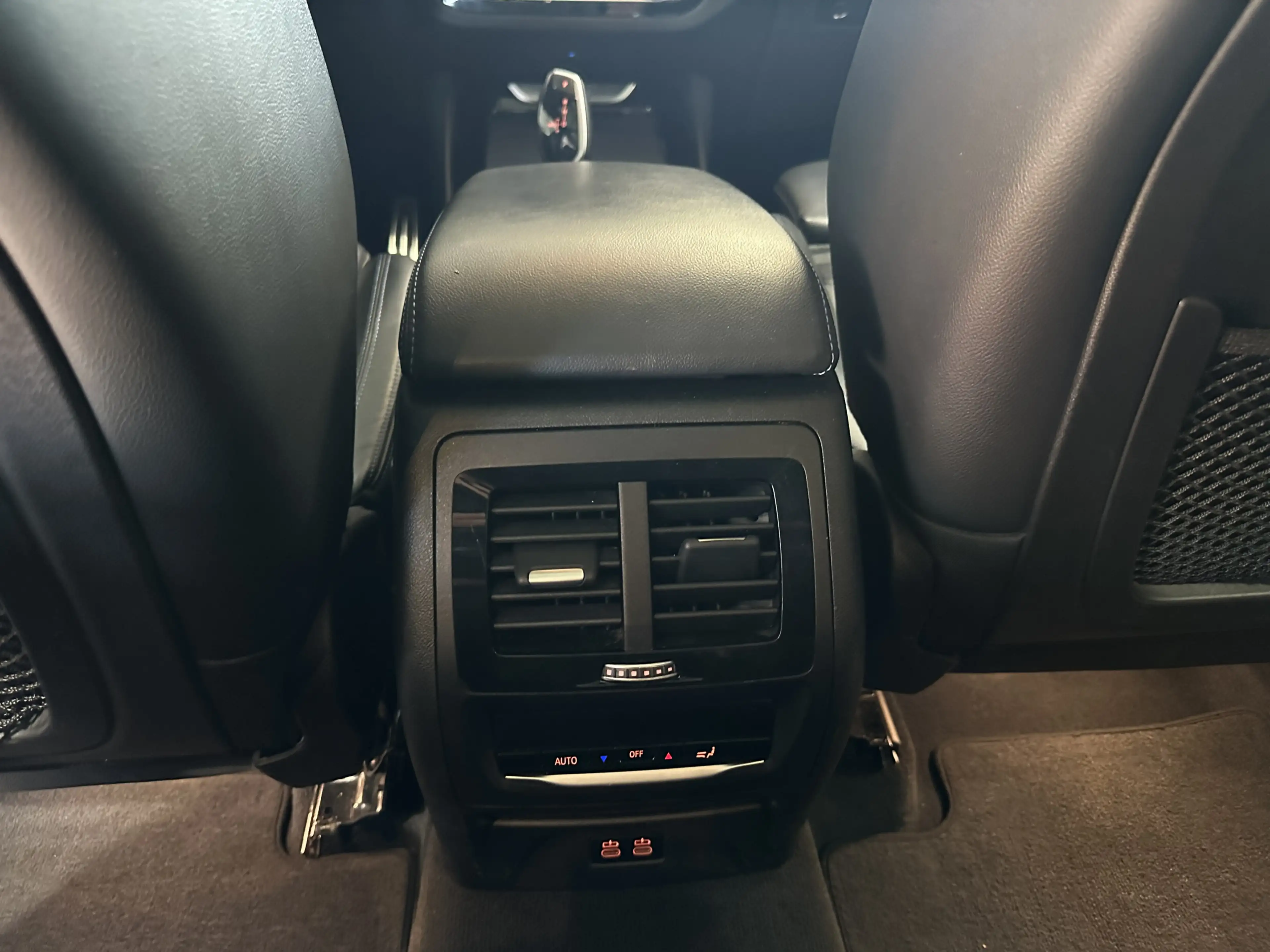 BMW X3 xDrive 30e M Sport Laser Pano HUD AHK ACC 20 — photo 14