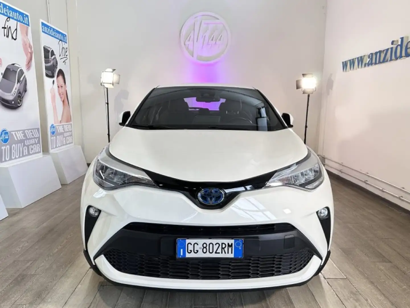 Toyota C-HR 1.8 Hybrid E-CVT Business Weiß - 2