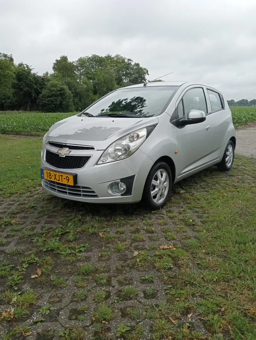 Chevrolet Spark 1.0 16V LS Bi-Fuel Gris - 2
