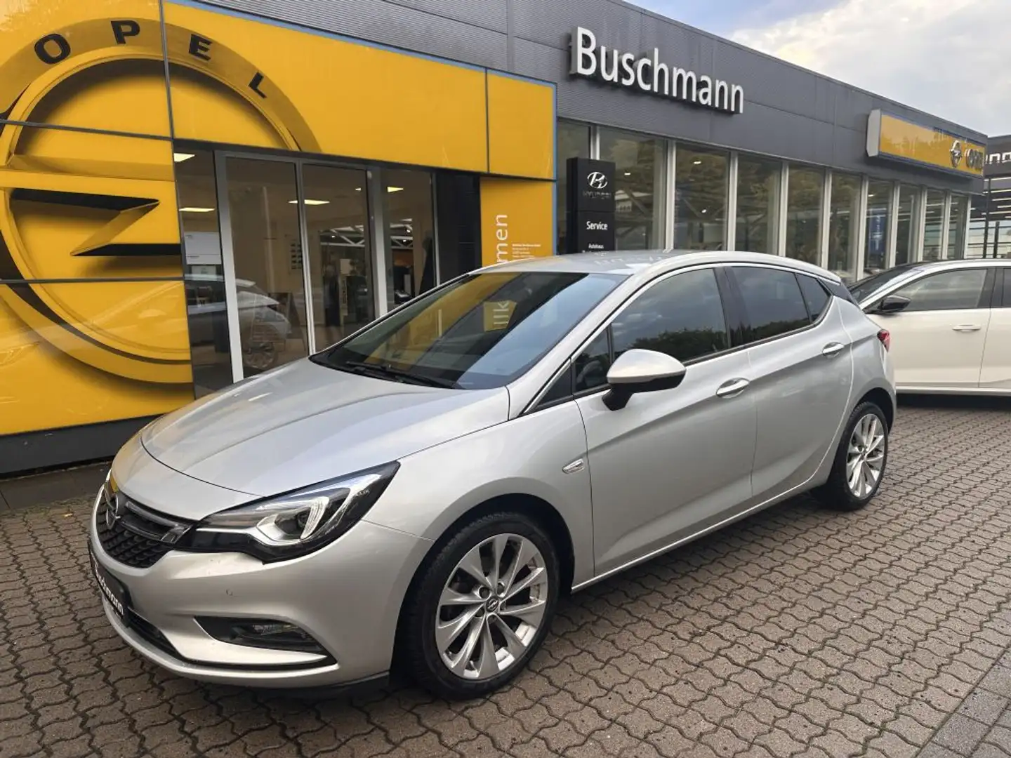 Opel Astra 1.4 Turbo Innovation Zilver - 1