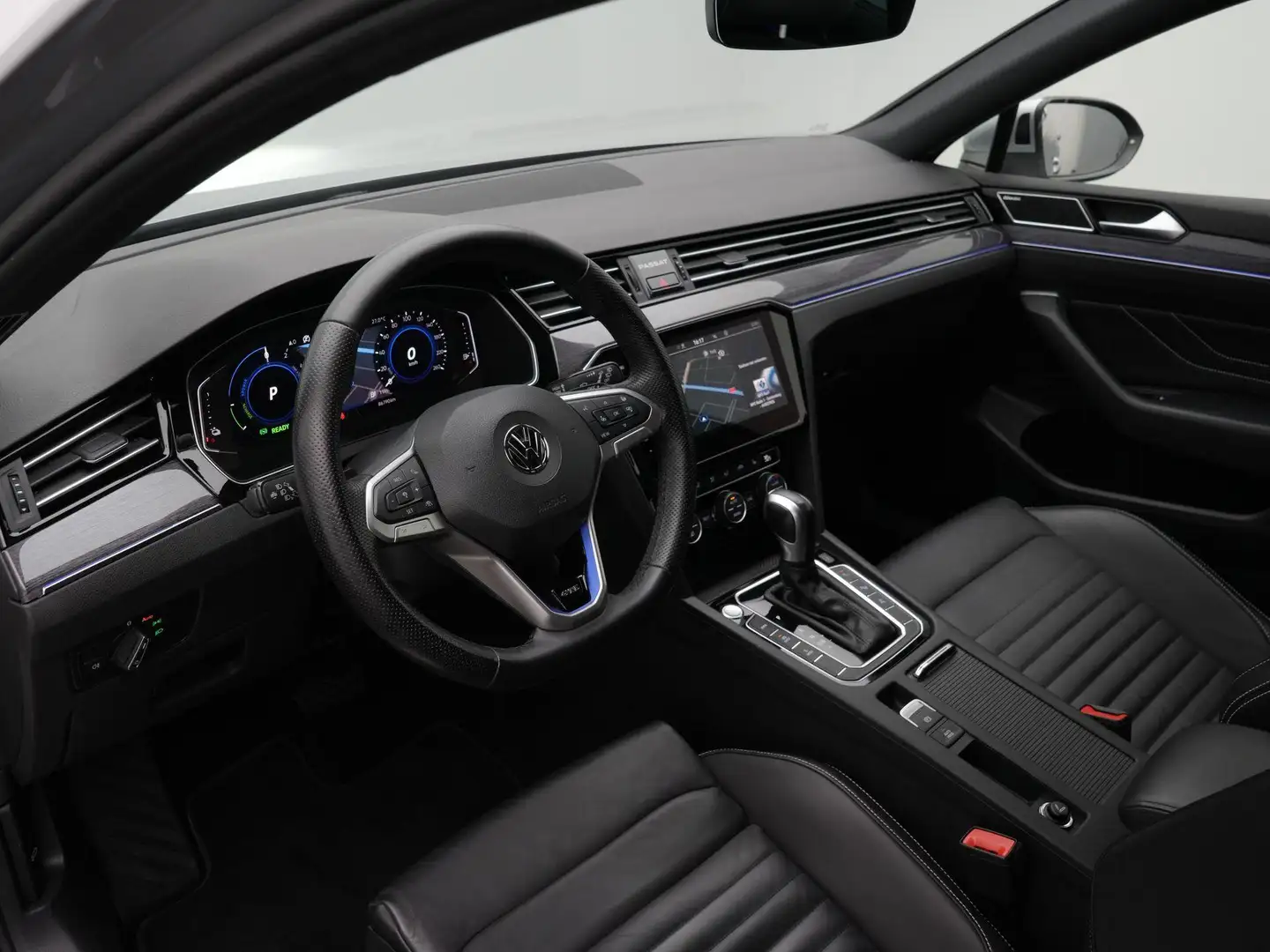 Volkswagen Passat Variant 1.4 TSI 218 pk DSG PHEV GTE Business | Panoramadak Zilver - 2