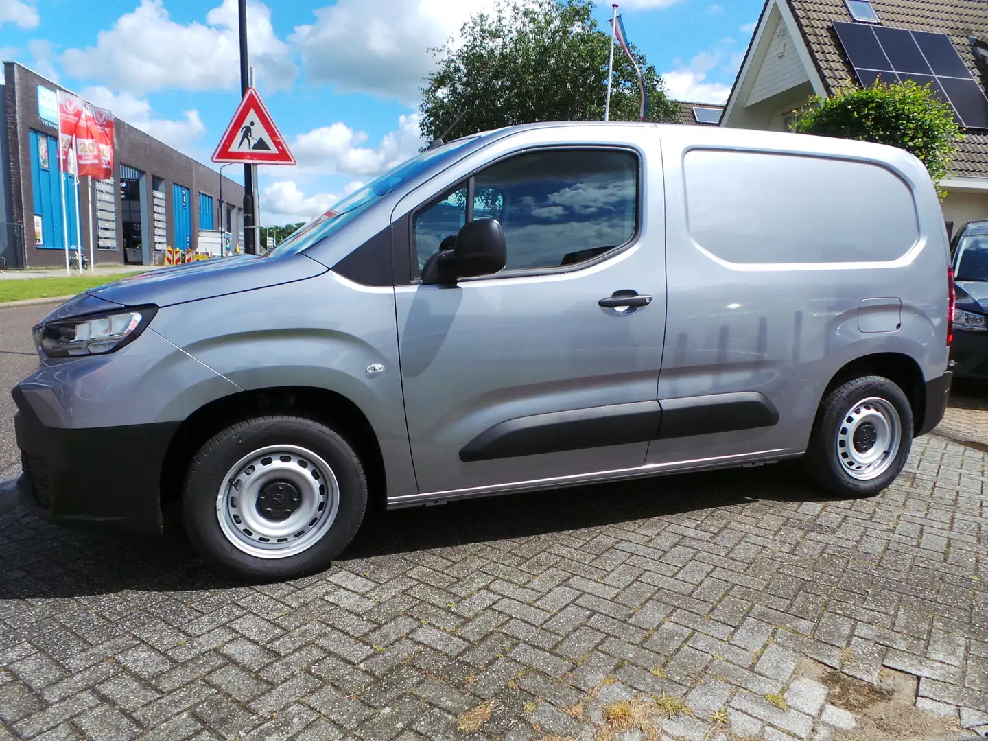 Toyota Proace City 1.5 D-4D Navigator|NAVI | VIRTUEEL | TREKHAAK | ni Grijs - 1