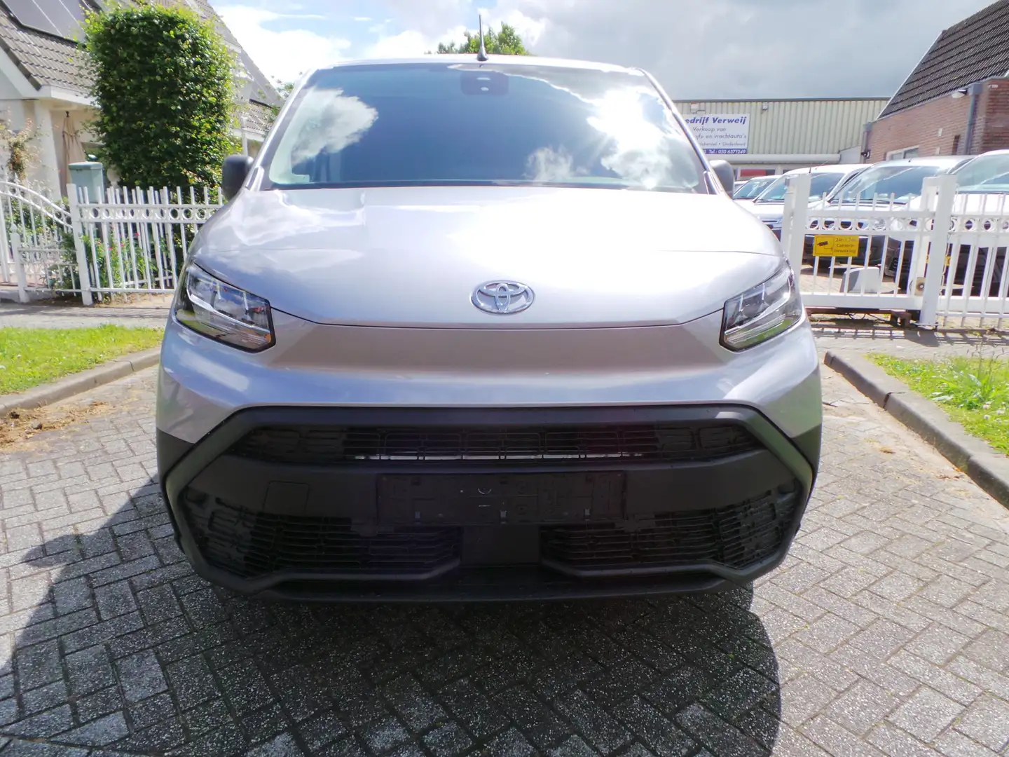 Toyota Proace City 1.5 D-4D Navigator|NAVI | VIRTUEEL | TREKHAAK | ni Grijs - 2