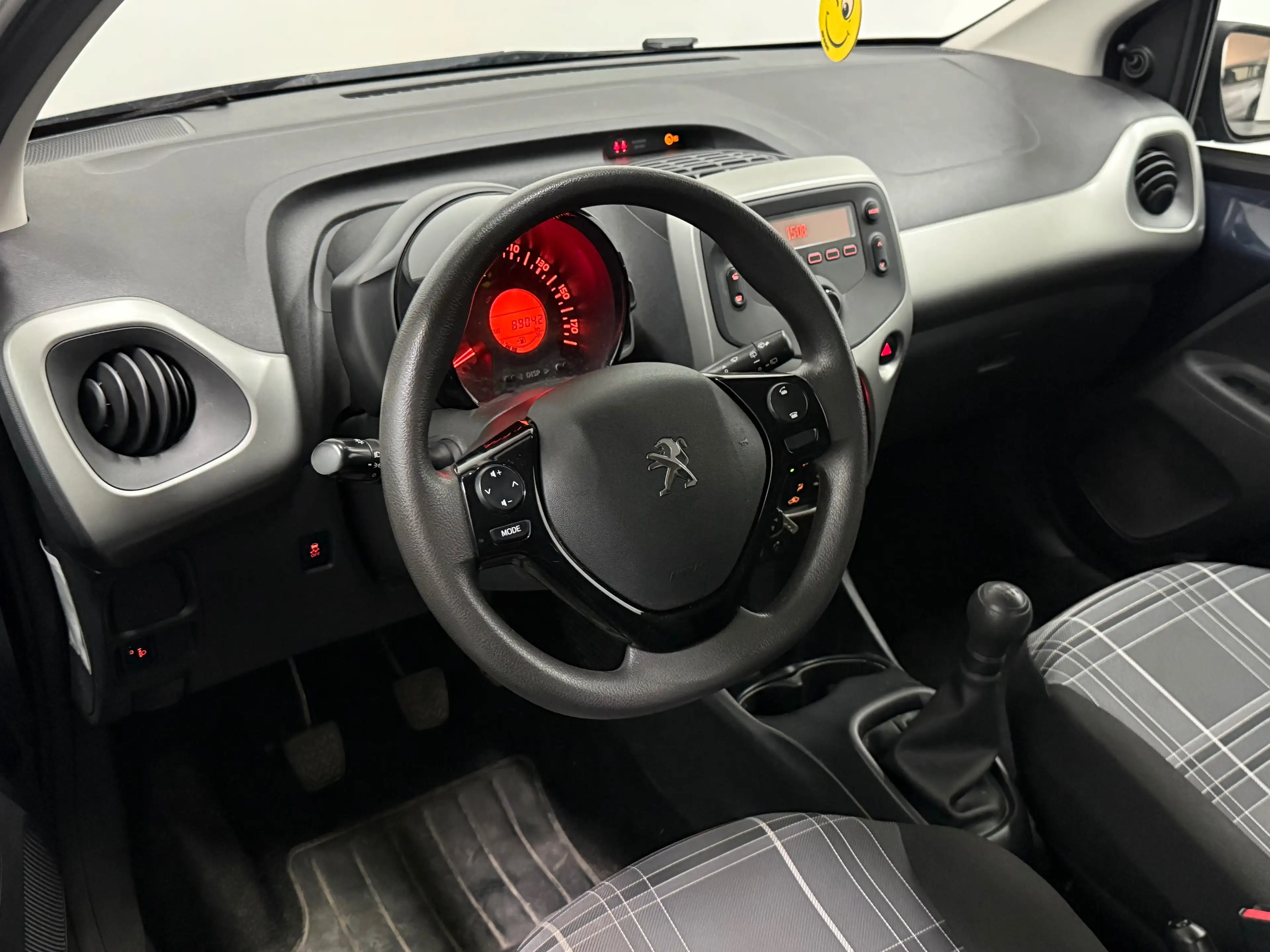 Peugeot 108 1.2 Essence - Euro6 - 1erMain - Carnet — photo 9
