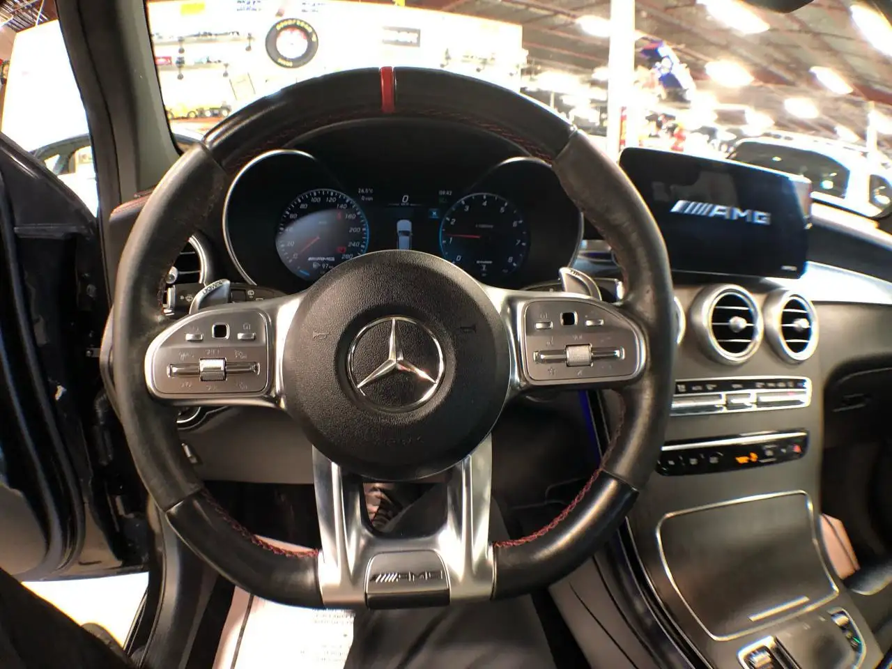 Mercedes-Benz GLC снимка Mercedes-Benz GLC