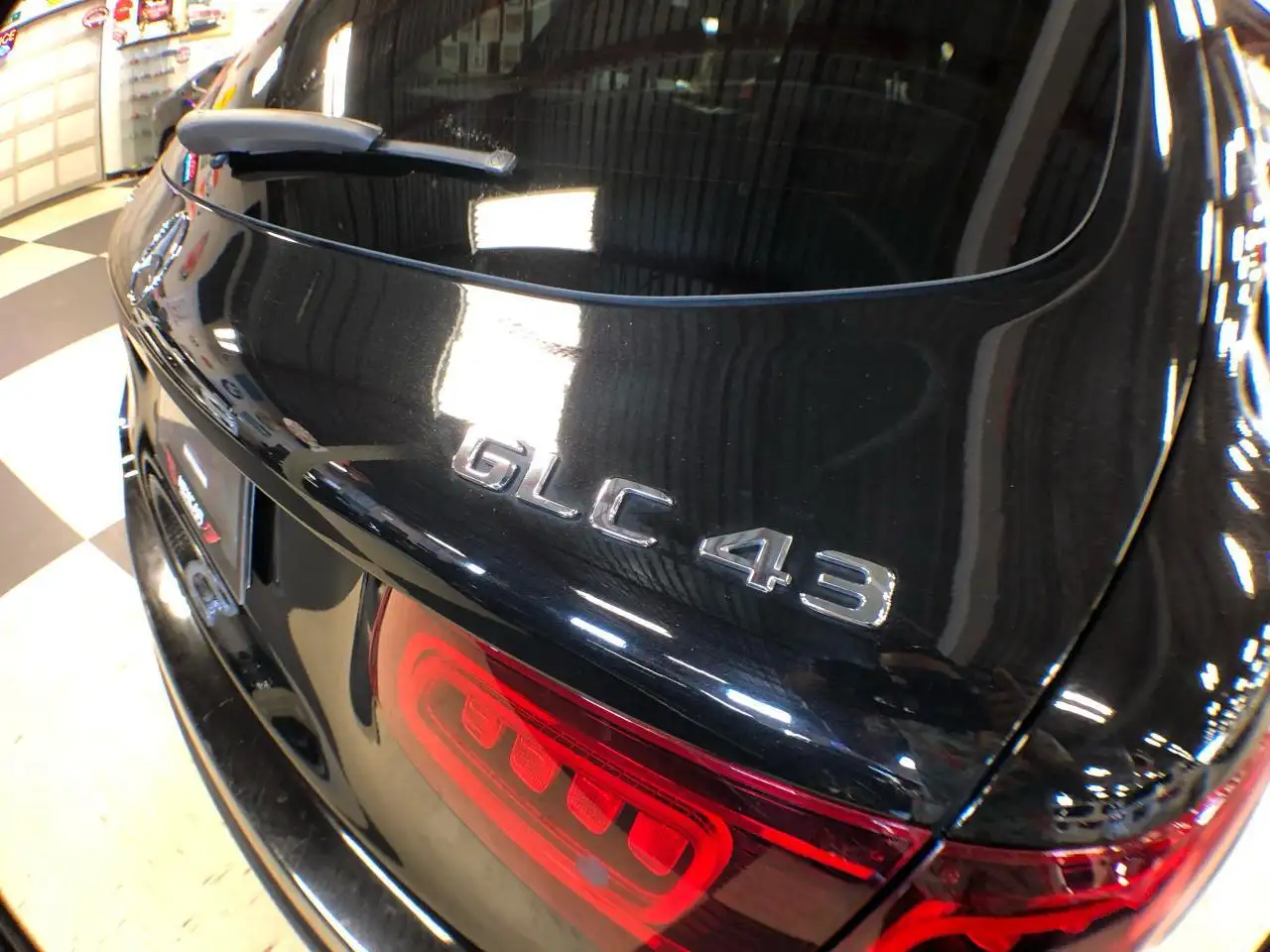 Mercedes-Benz GLC снимка Mercedes-Benz GLC