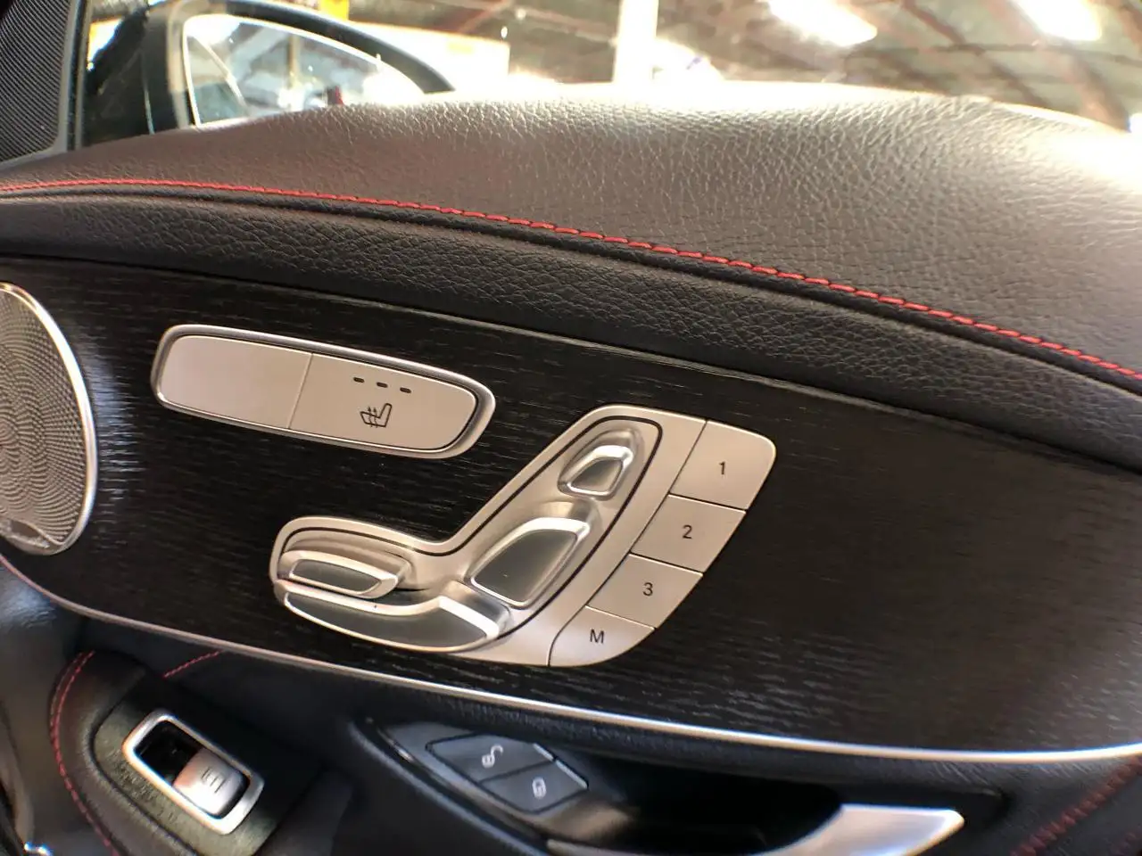 Mercedes-Benz GLC снимка Mercedes-Benz GLC