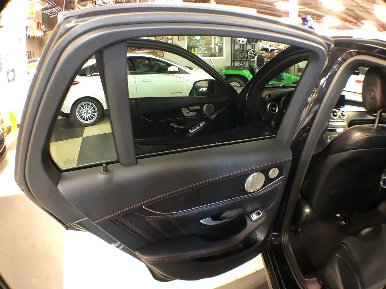 Mercedes-Benz GLC снимка Mercedes-Benz GLC