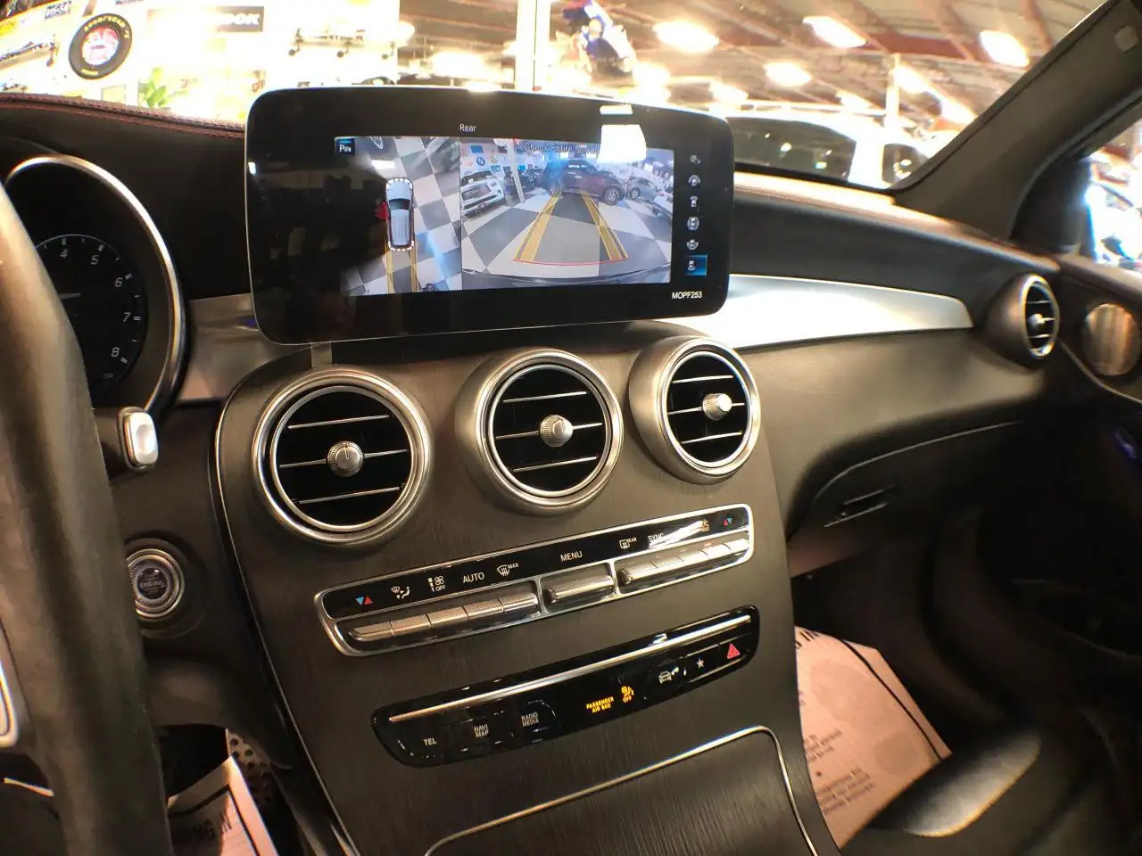 Mercedes-Benz GLC снимка Mercedes-Benz GLC