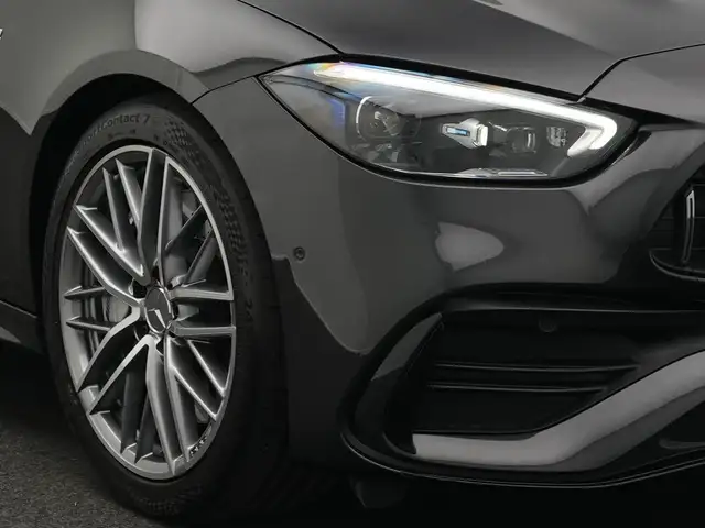Mercedes-Benz C-Class view 9