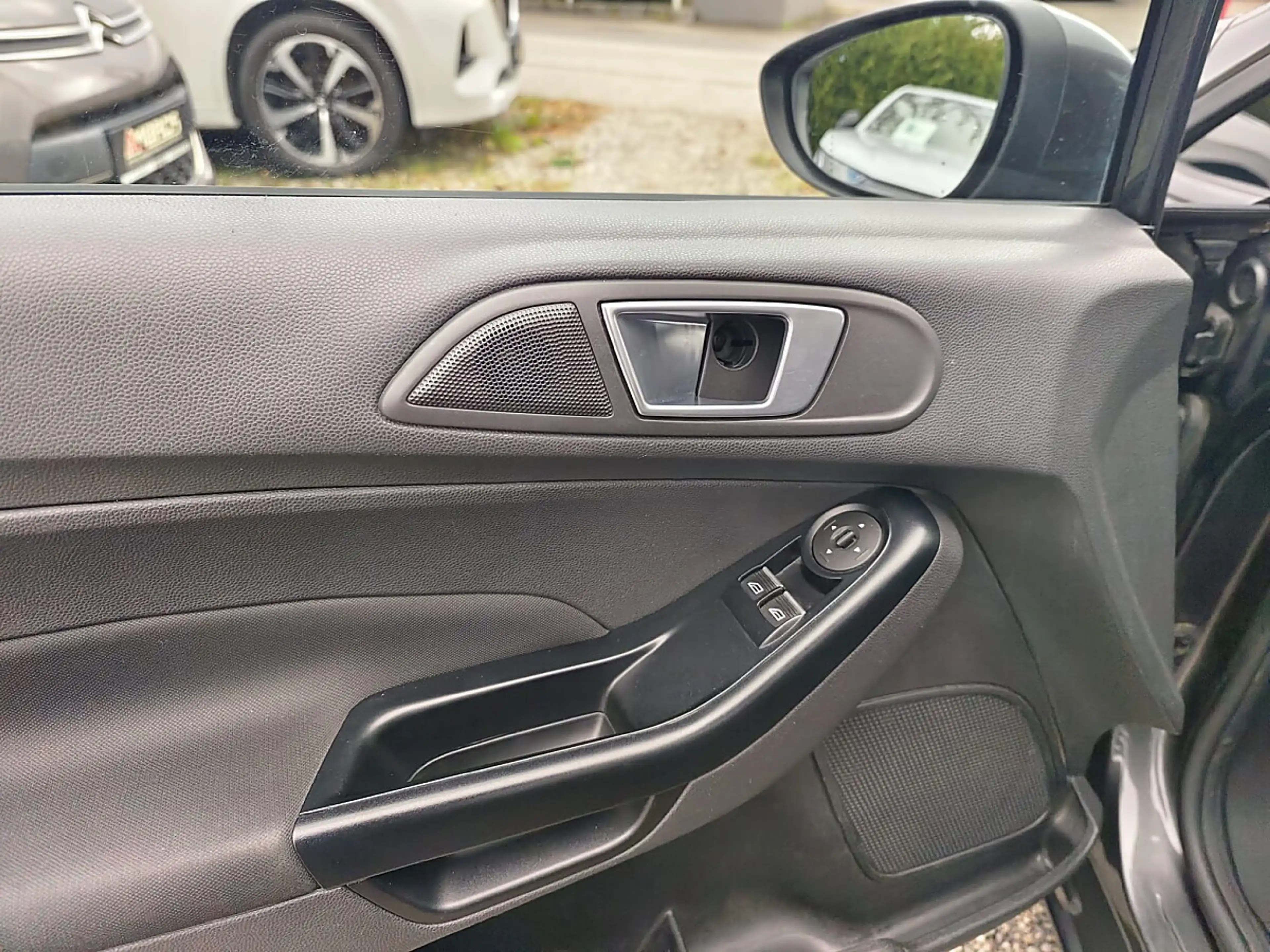 Ford Fiesta Trend 1,25 — photo 15