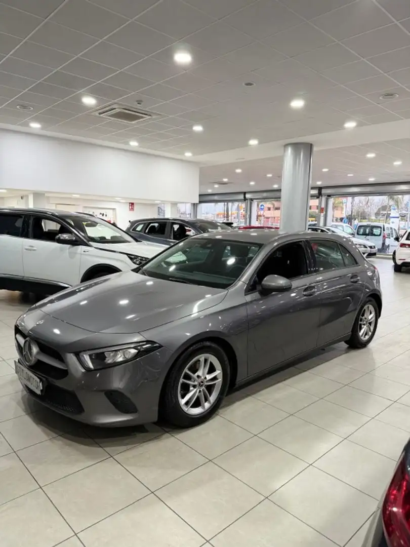 Mercedes-Benz A 180 180d Gris - 2