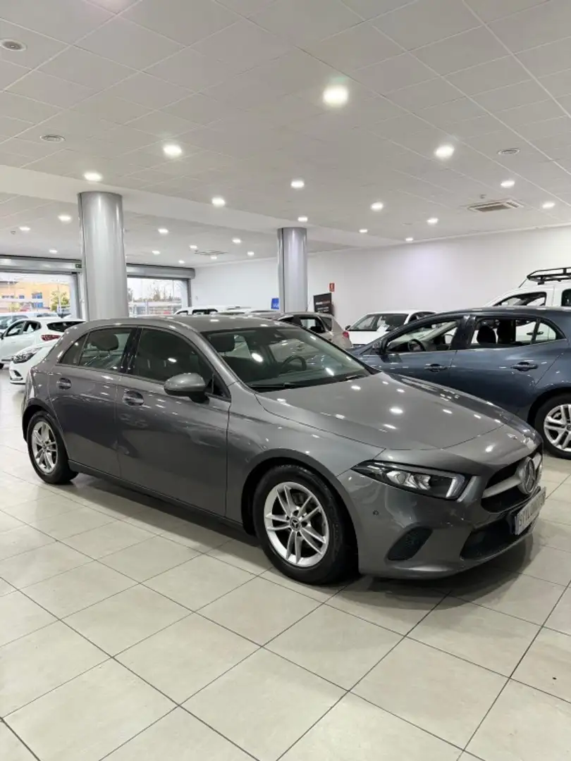 Mercedes-Benz A 180 180d Gris - 1