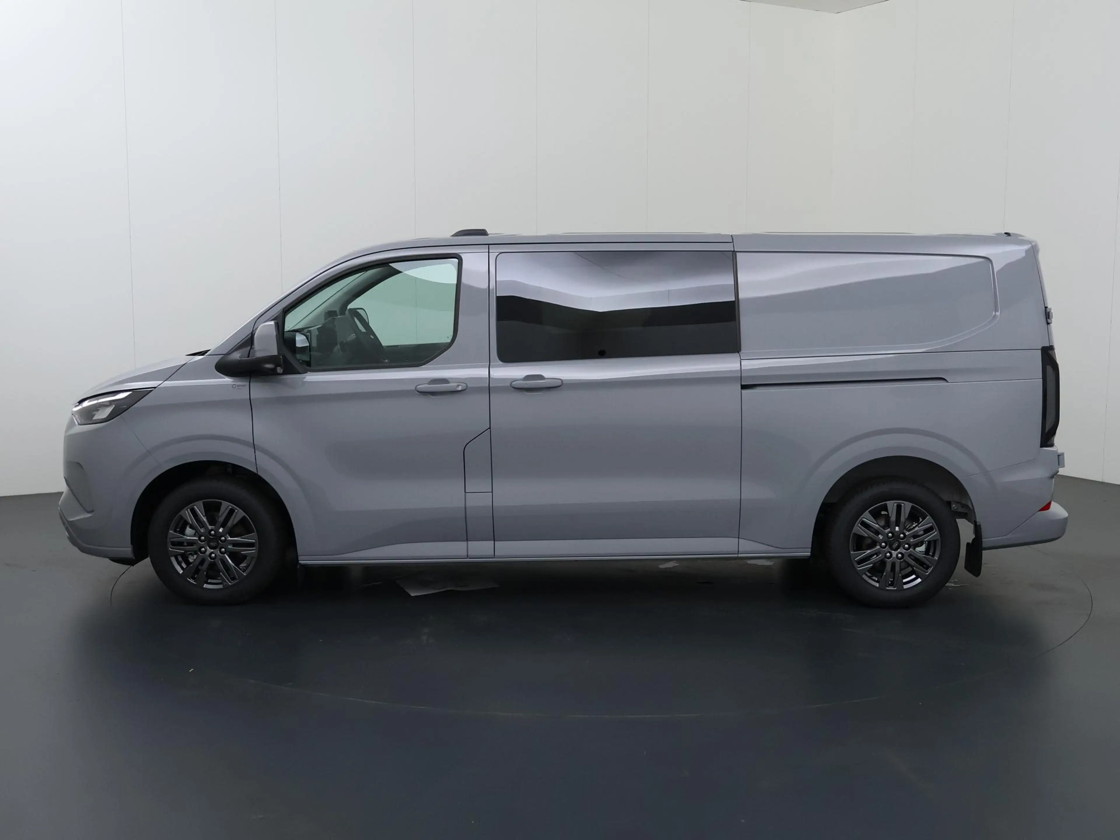 Ford Transit Custom 320 | 2.5 PHEV | L2 H1 | LIMITED | DUBBELE CABINE — photo 5