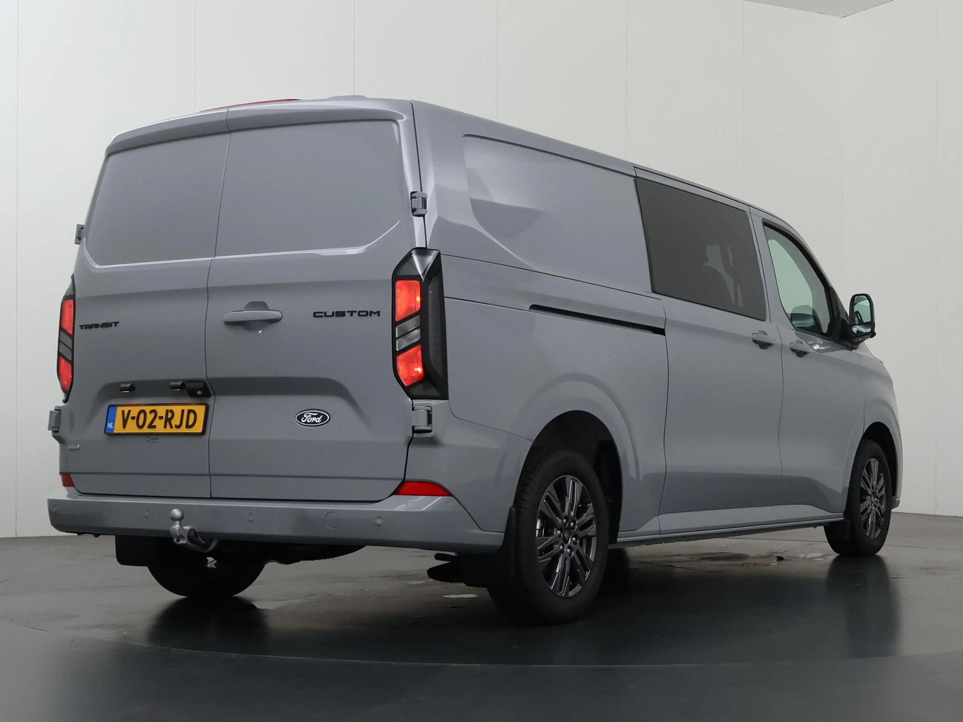 Ford Transit Custom 320 | 2.5 PHEV | L2 H1 | LIMITED | DUBBELE CABINE — photo 2
