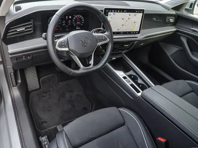Volkswagen Passat view 9