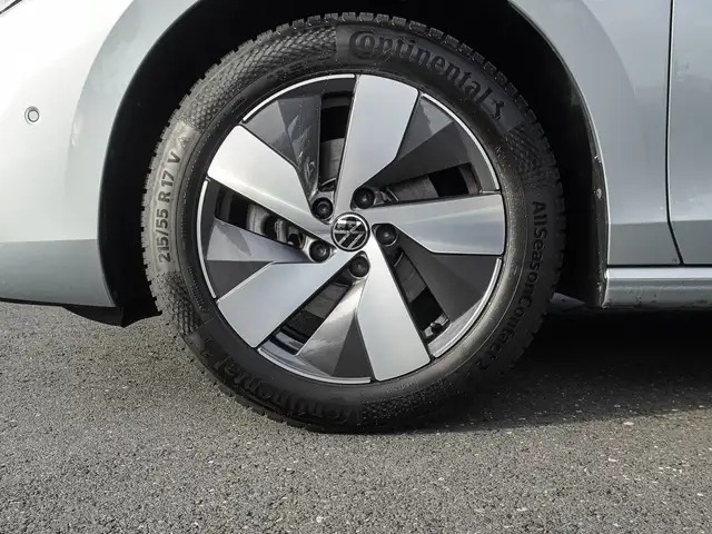 Volkswagen Passat view 7