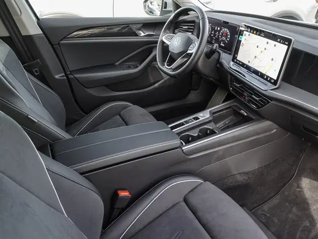 Volkswagen Passat view 8