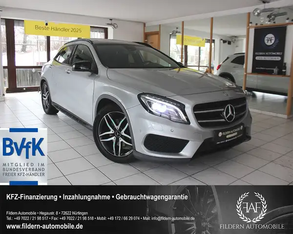 Mercedes-Benz GLA 250 AMG PAKET NIGHT PAKET*BI-XENON*COMAND*PANO*KAMERA*