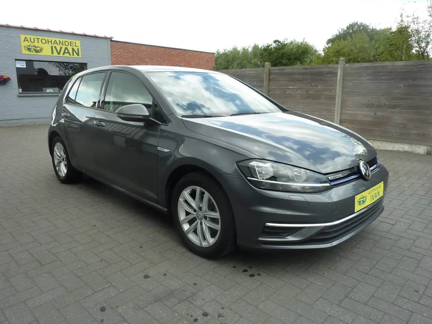 Volkswagen Golf 1.5 TSI Comfortline DSG Gris - 1