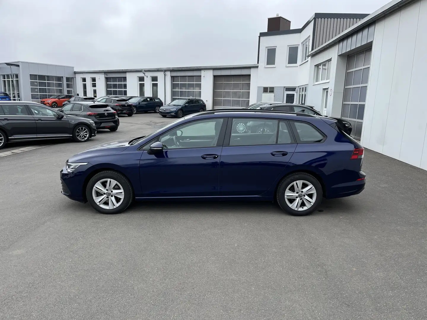 Volkswagen Golf Variant 2.0 TDI Life 104€ m. 20% Anzahlung Digit Blu/Azzurro - 2